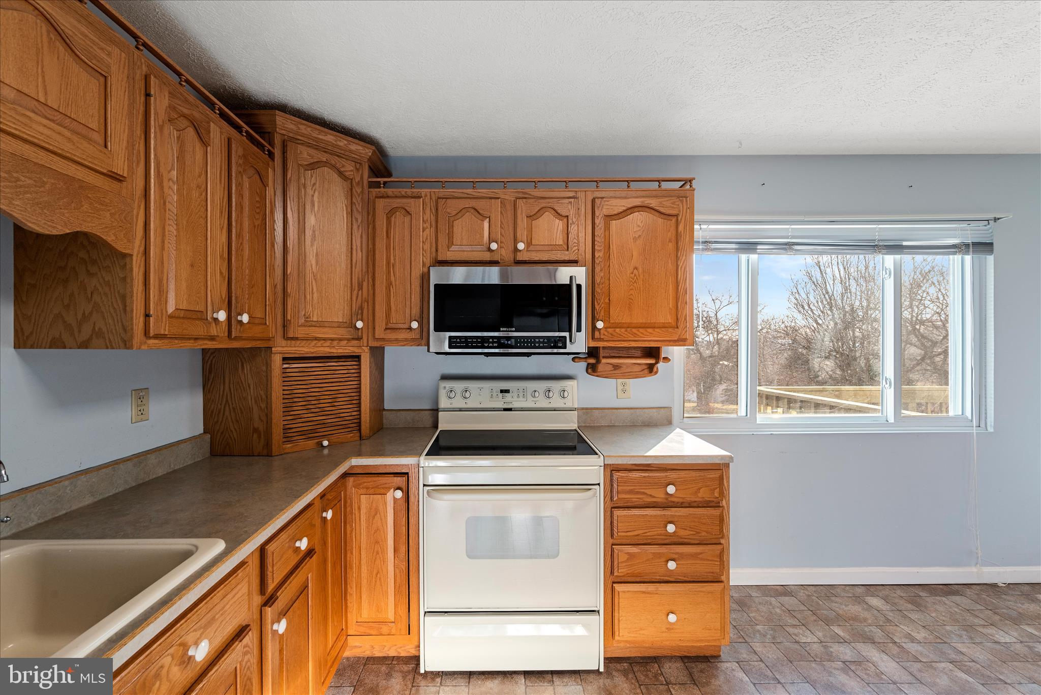 SUNRISE SUMMIT - Residential