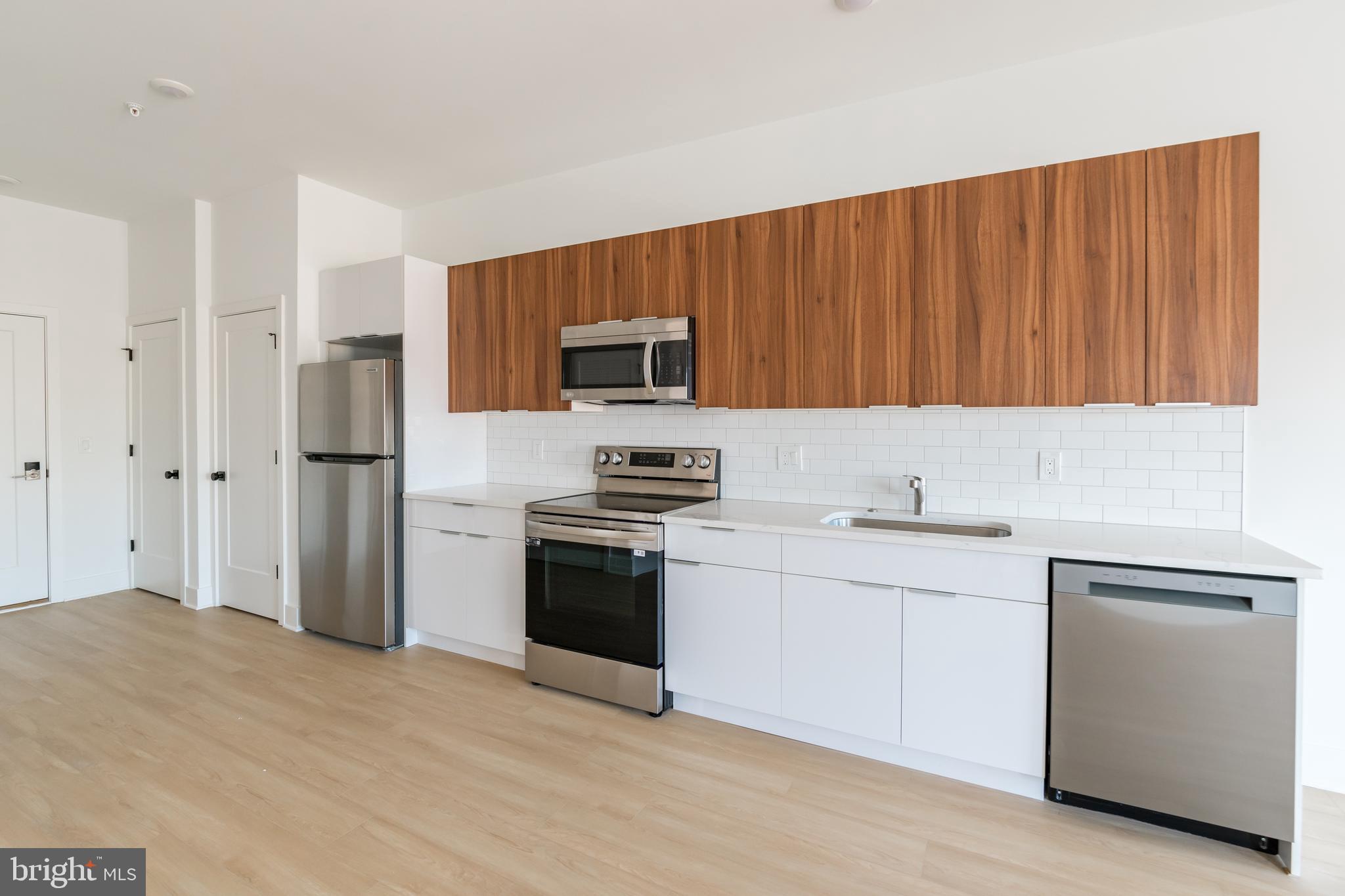 UNIVERSITY CITY - Residential Lease