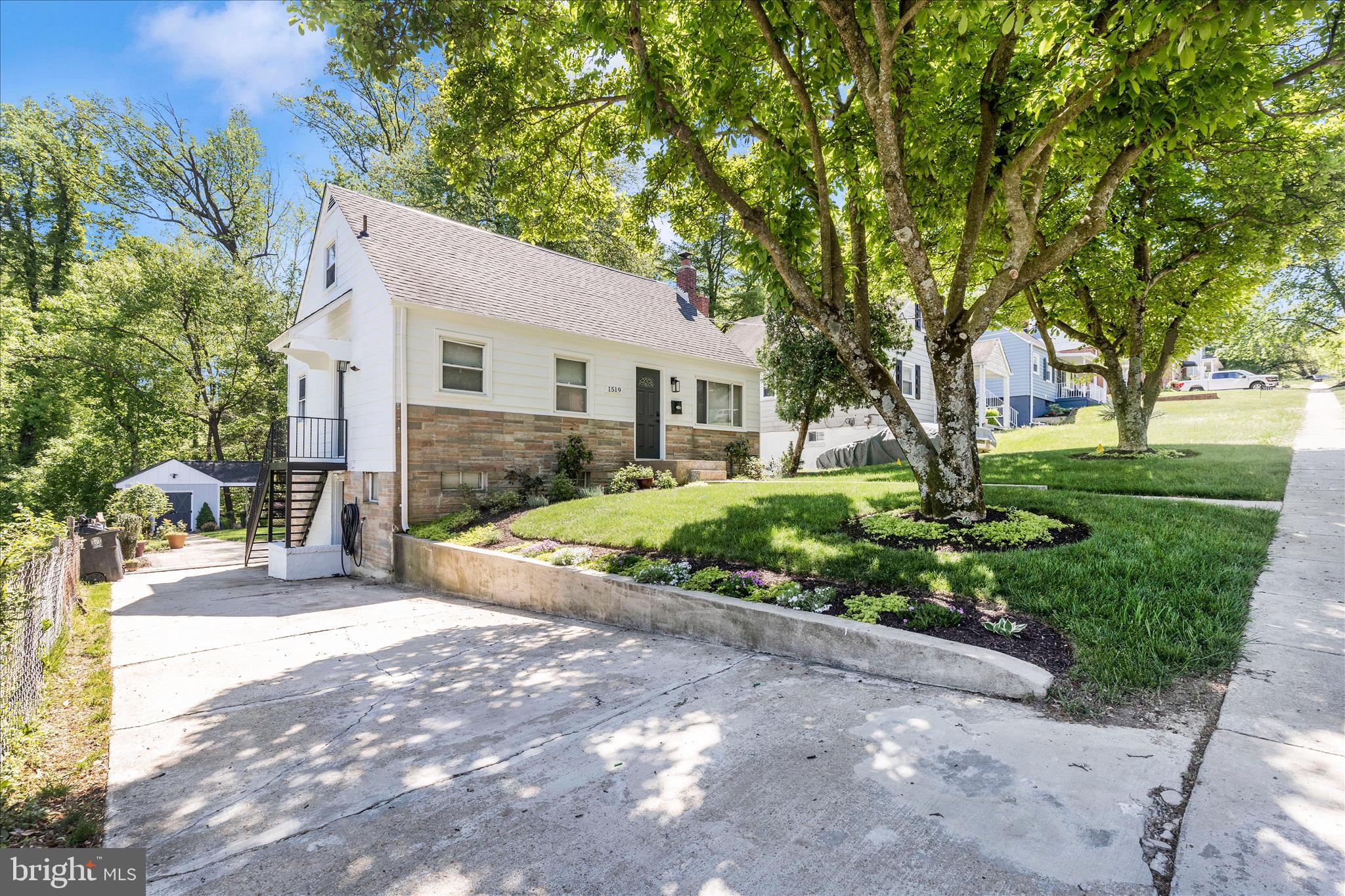 ENGLEWOOD - Residential