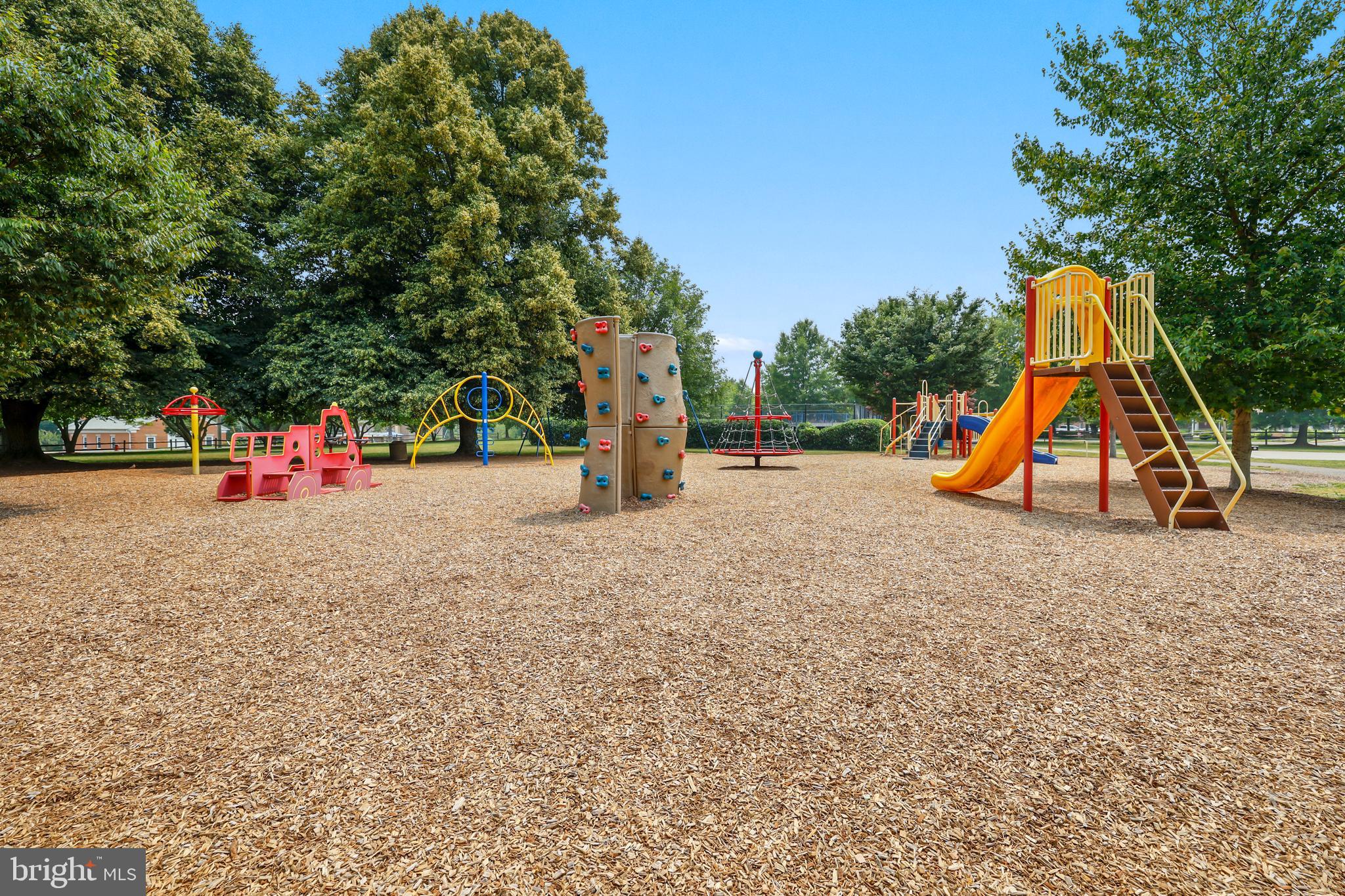 COUNTRY CLUB HILLS - Residential