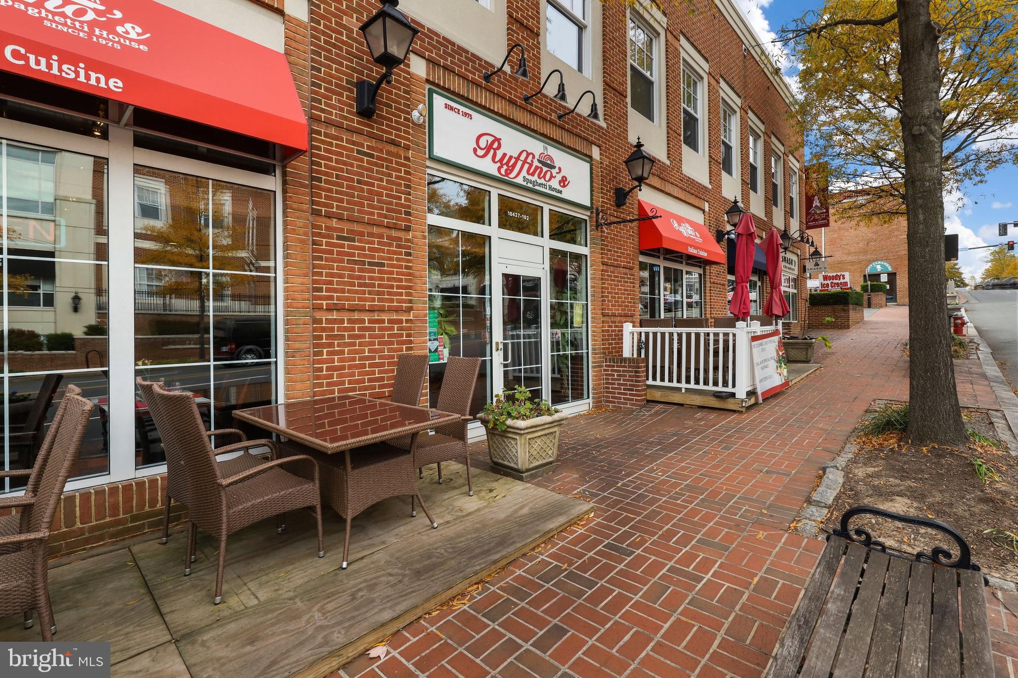 COUNTRY CLUB HILLS - Residential