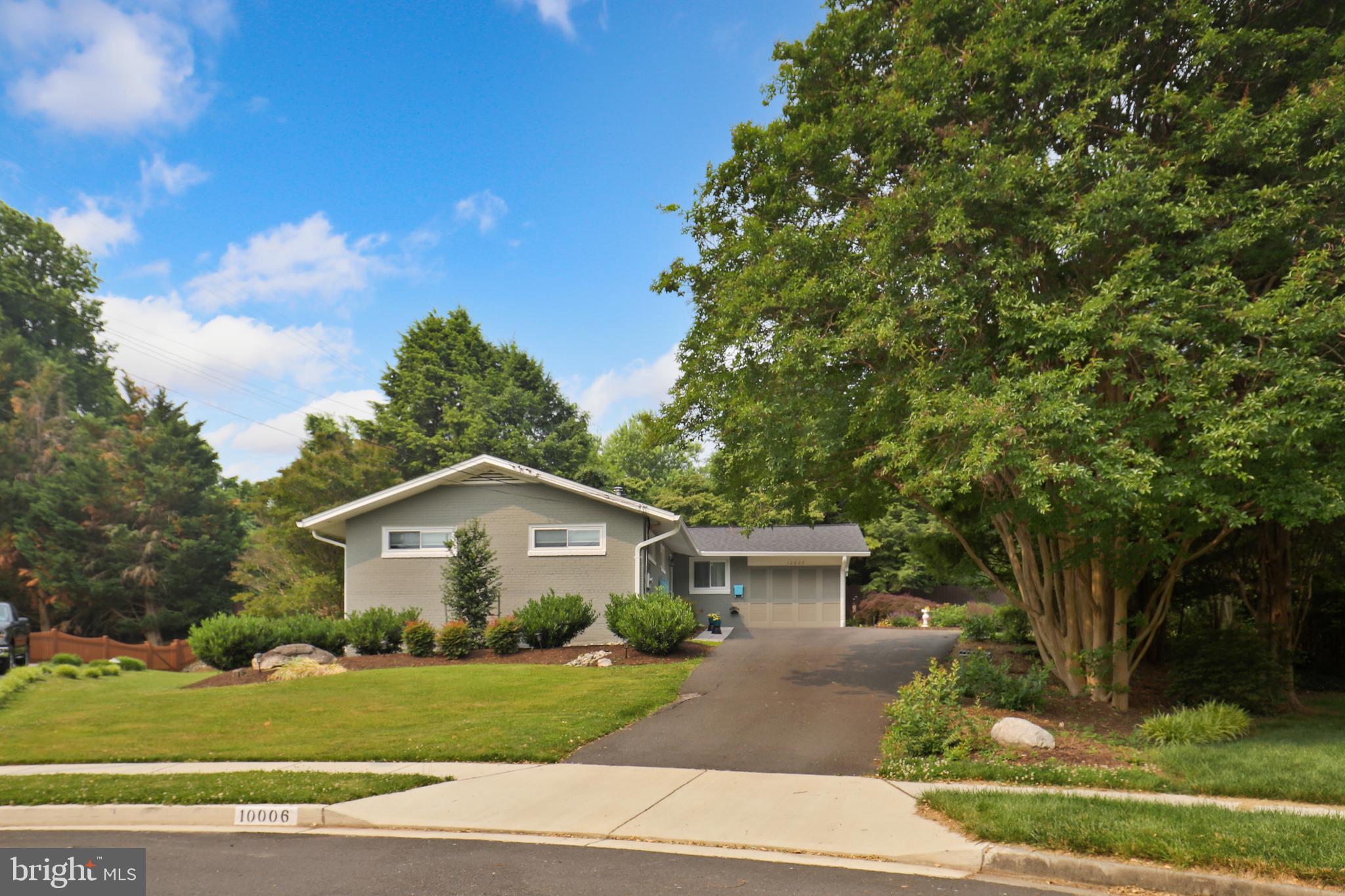 COUNTRY CLUB HILLS - Residential