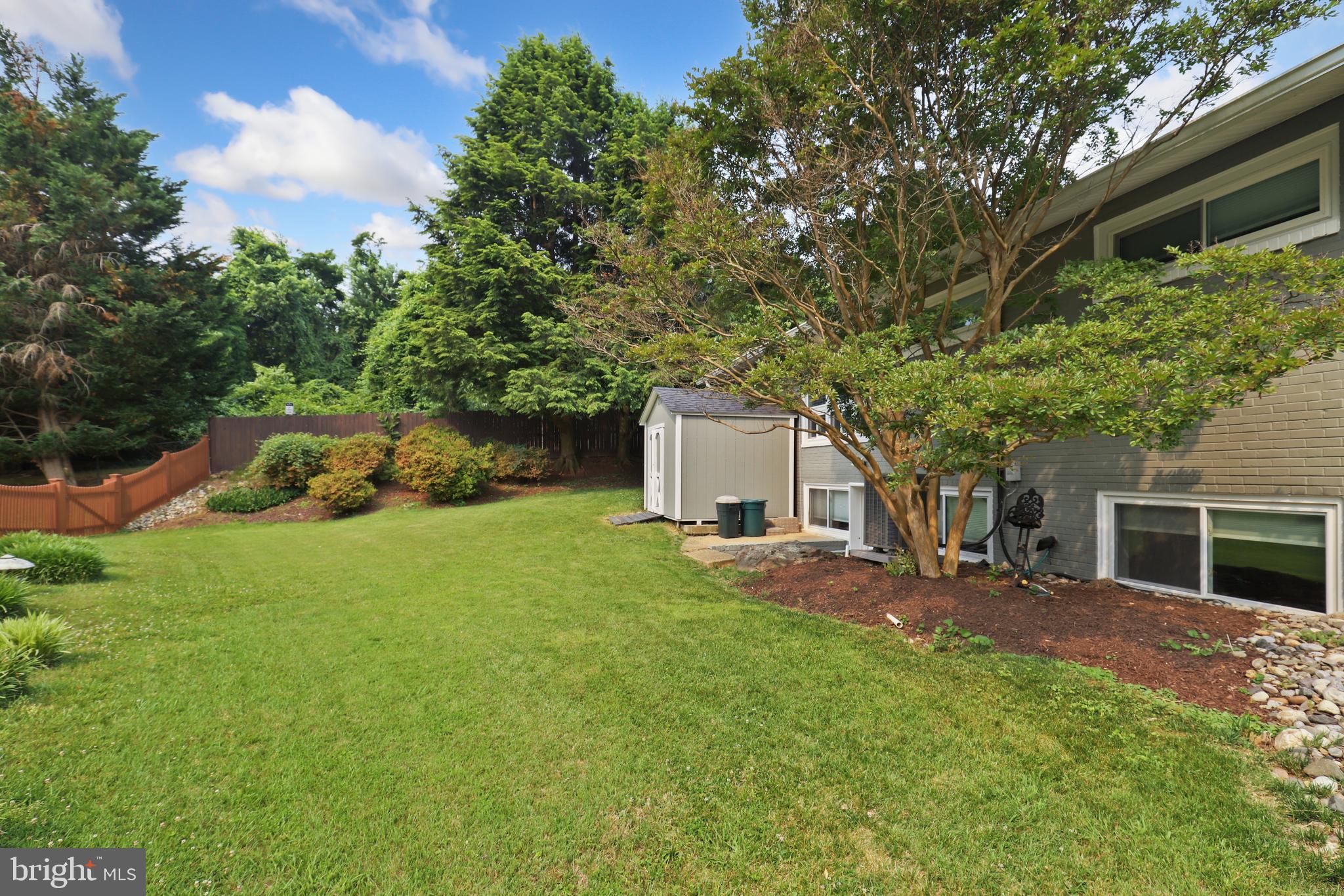 COUNTRY CLUB HILLS - Residential