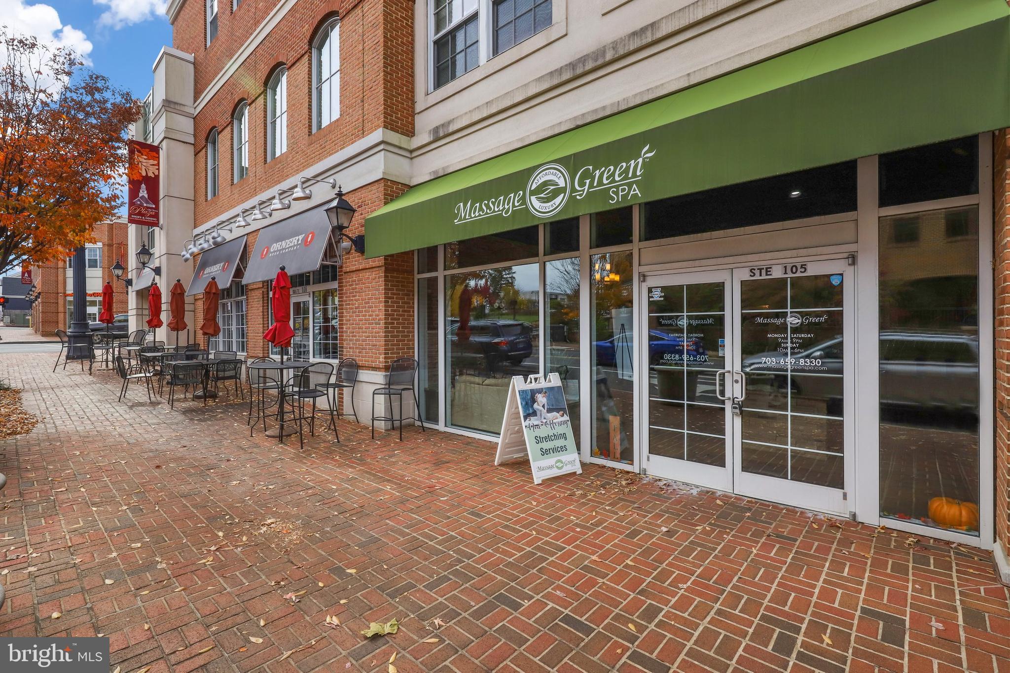 COUNTRY CLUB HILLS - Residential