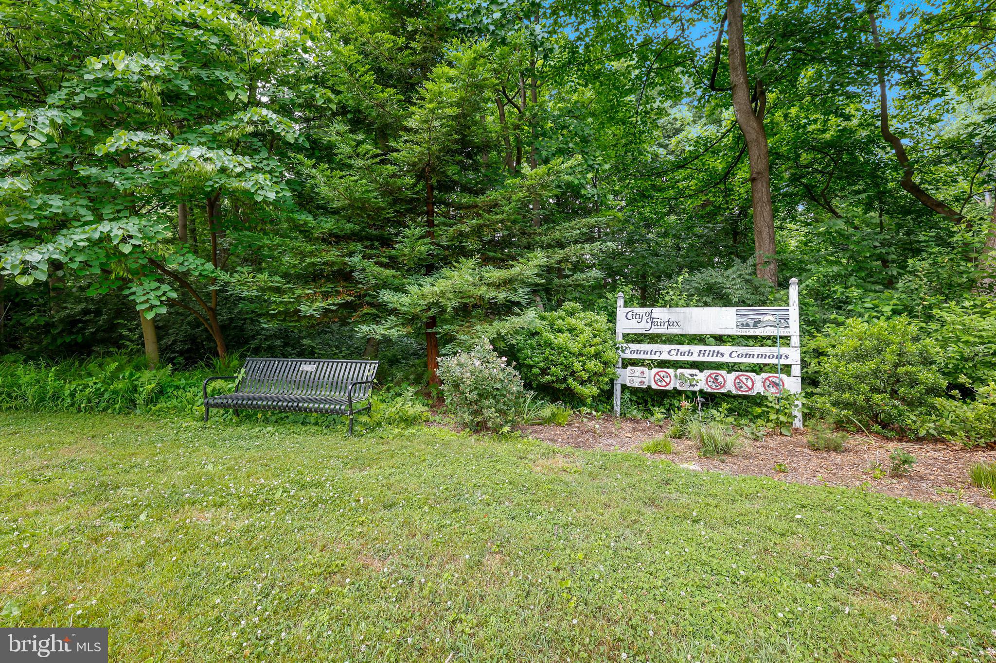 COUNTRY CLUB HILLS - Residential