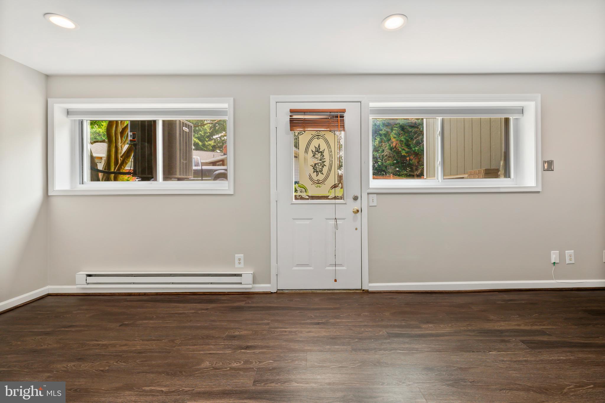 COUNTRY CLUB HILLS - Residential