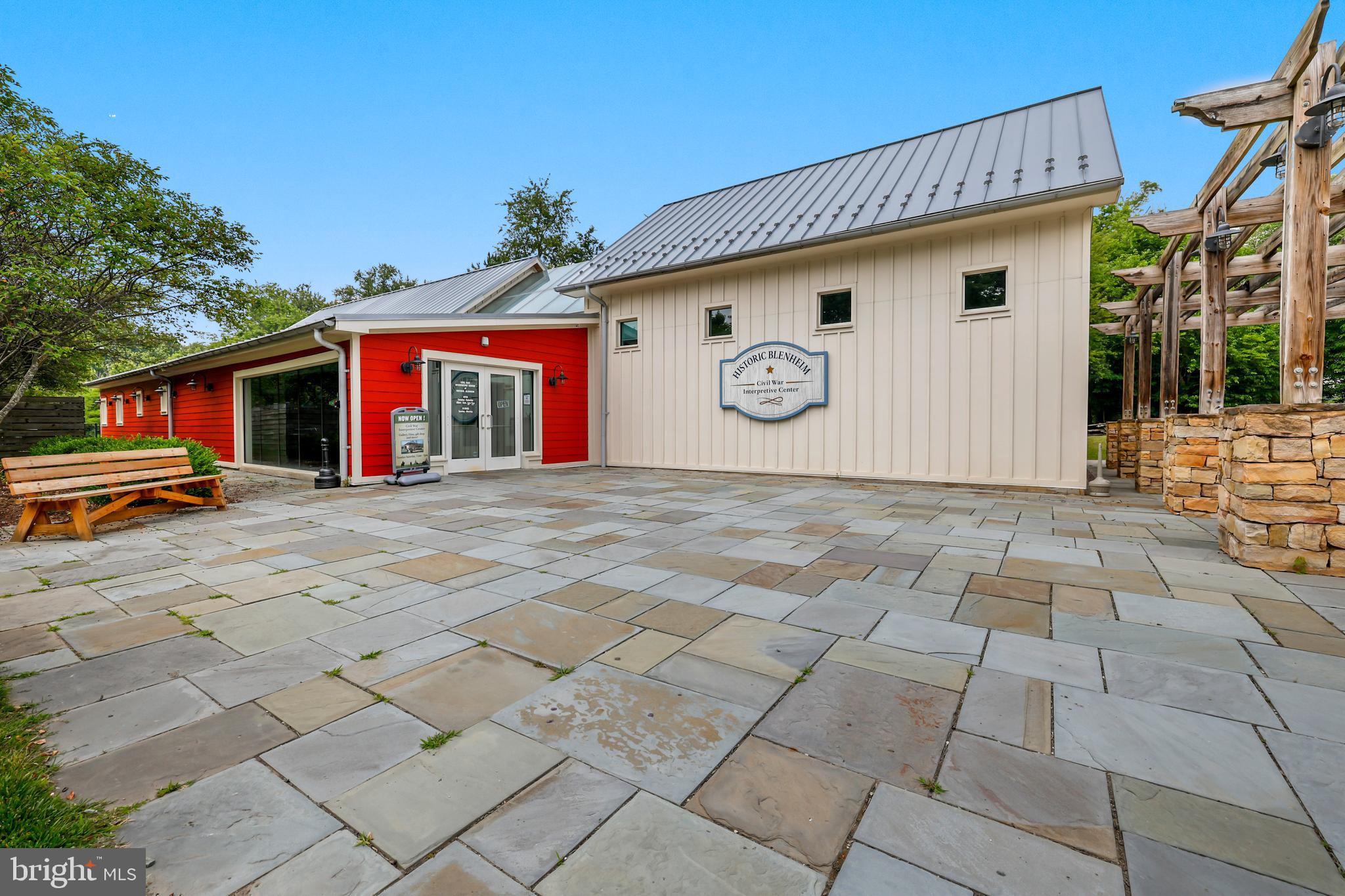 COUNTRY CLUB HILLS - Residential