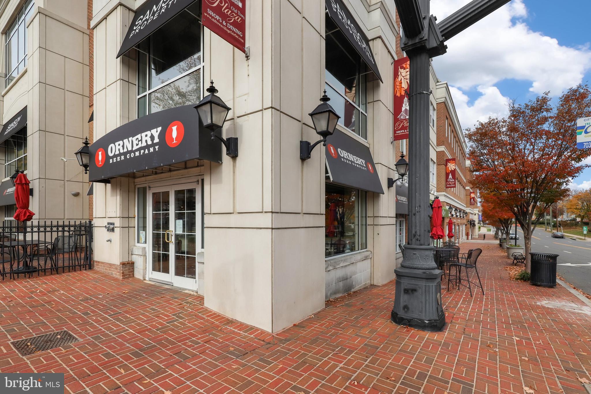 COUNTRY CLUB HILLS - Residential