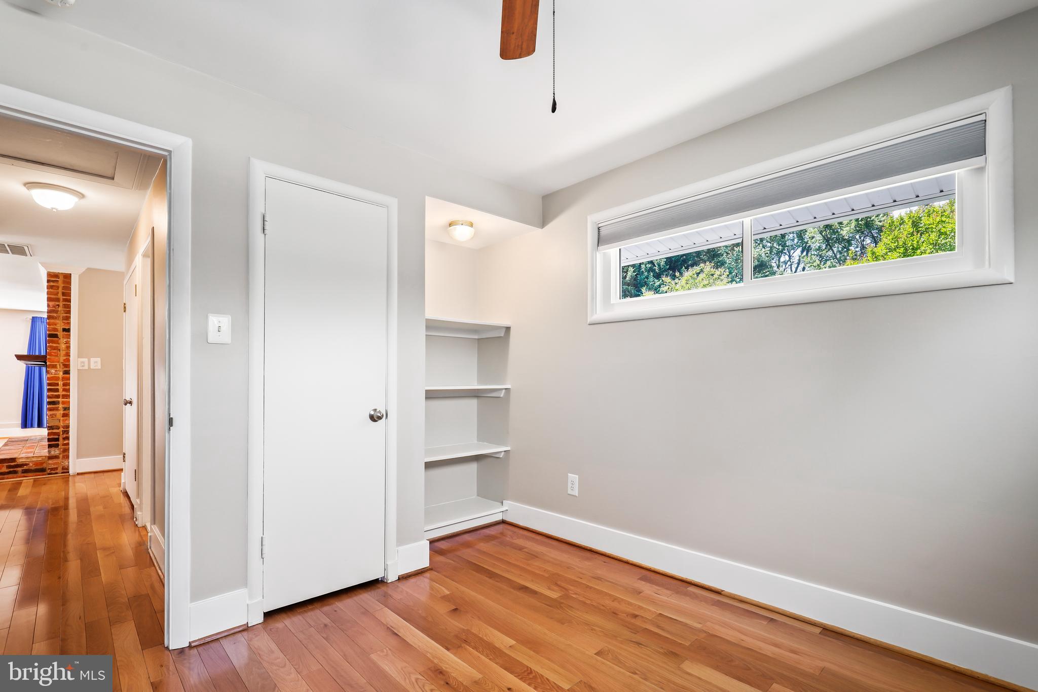 COUNTRY CLUB HILLS - Residential