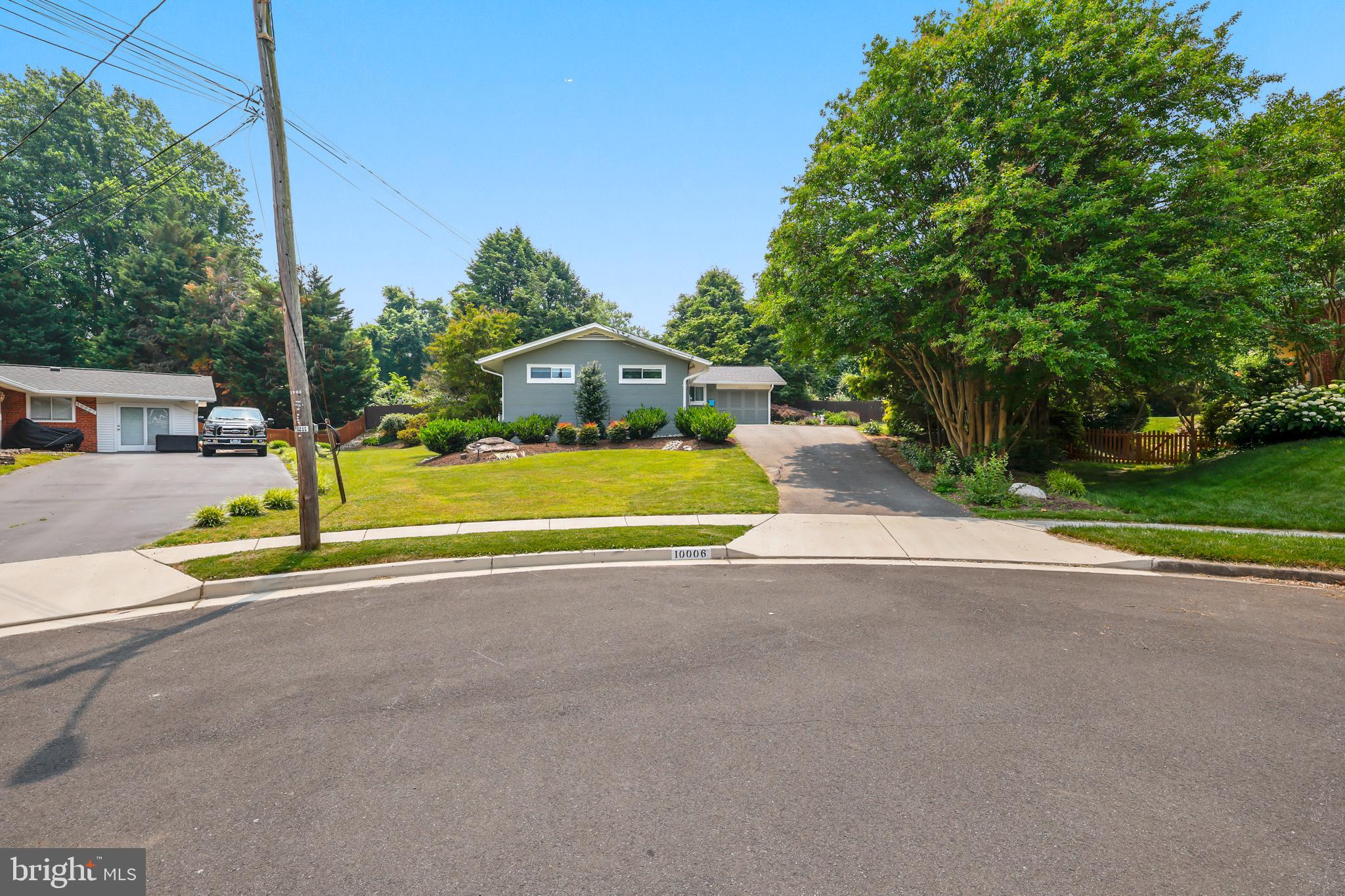 COUNTRY CLUB HILLS - Residential