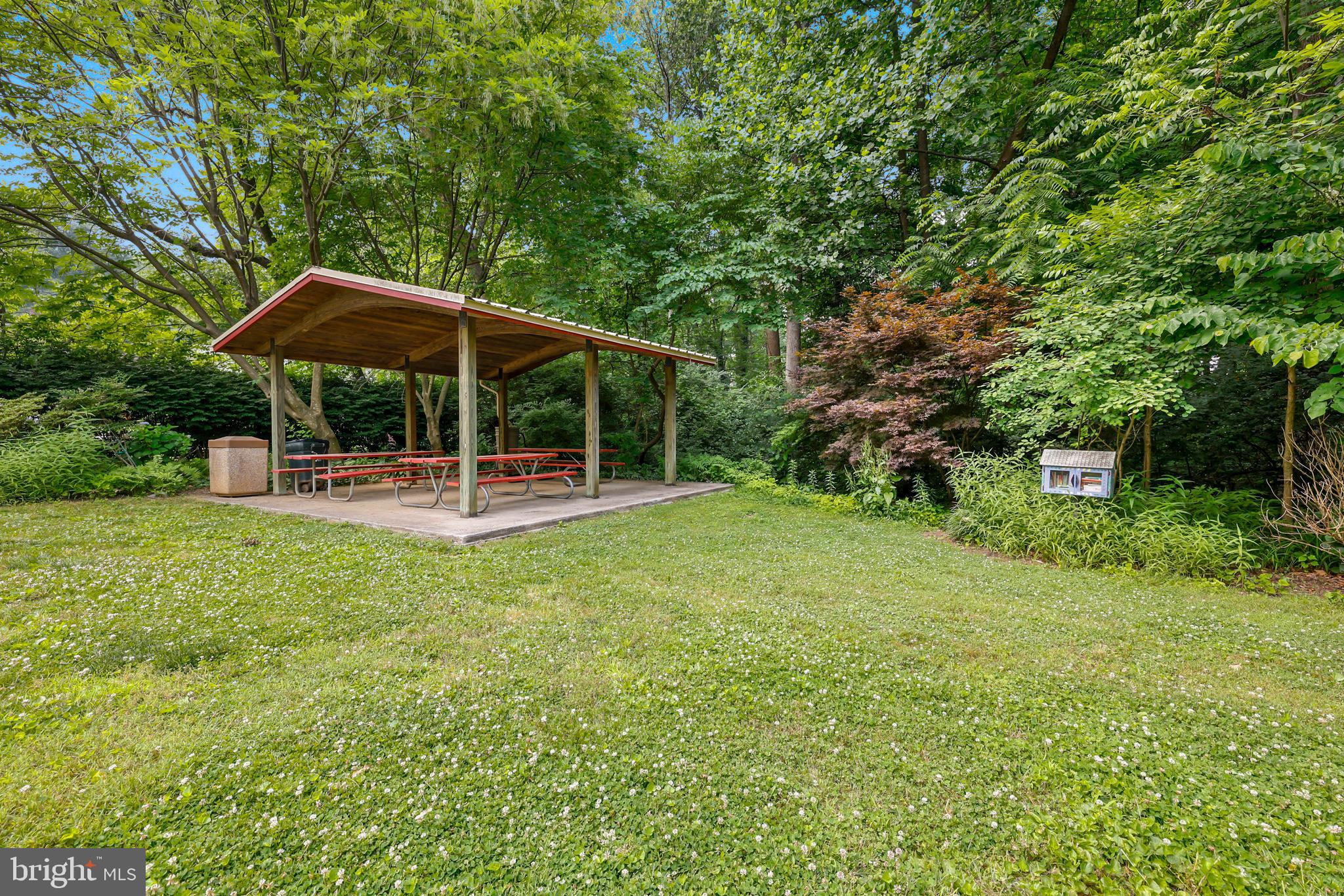 COUNTRY CLUB HILLS - Residential