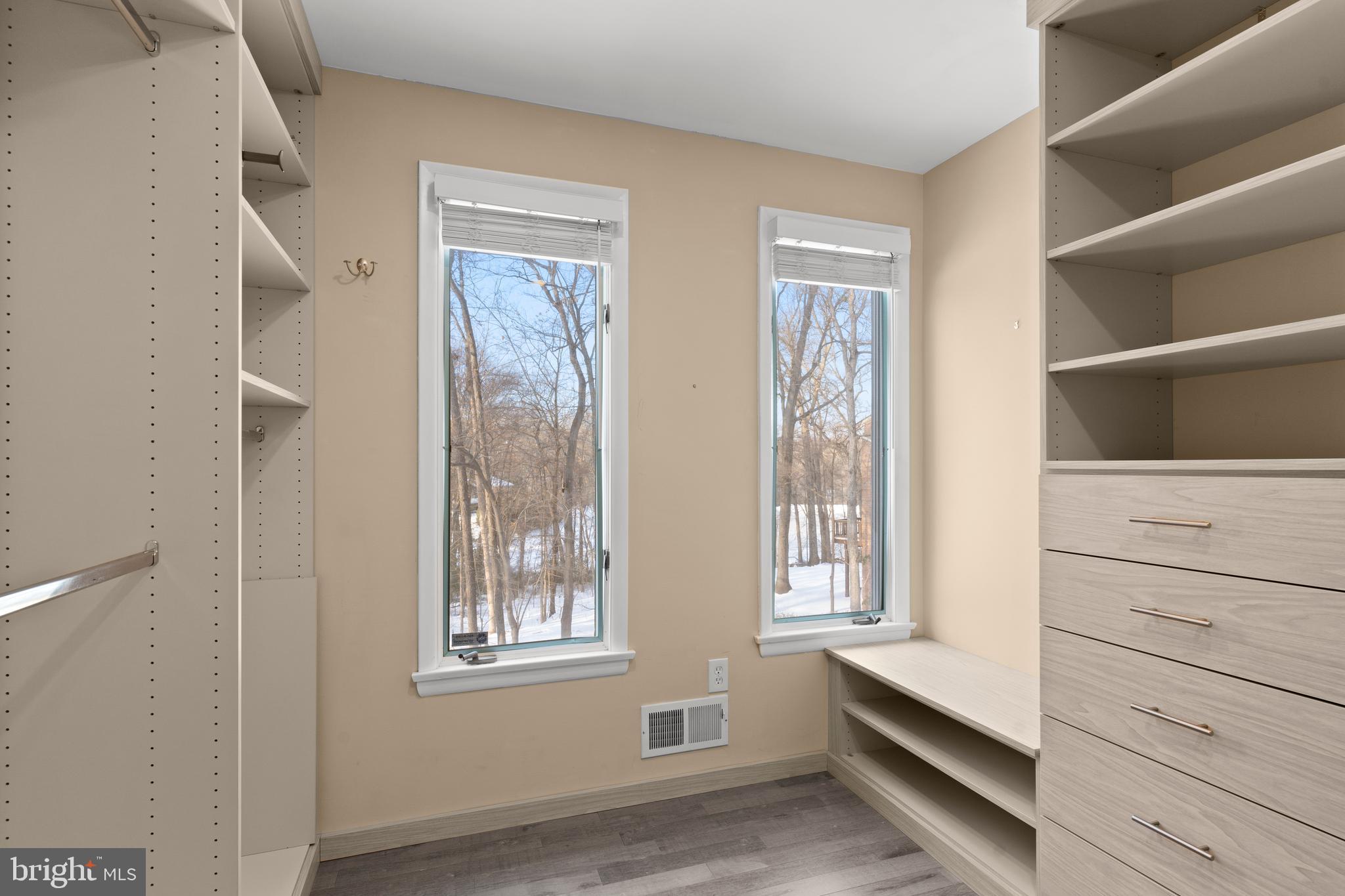 HICKORY CREEK - Residential