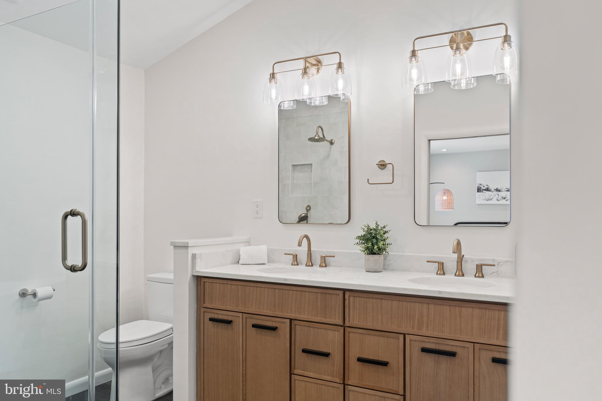 HICKORY CREEK - Residential