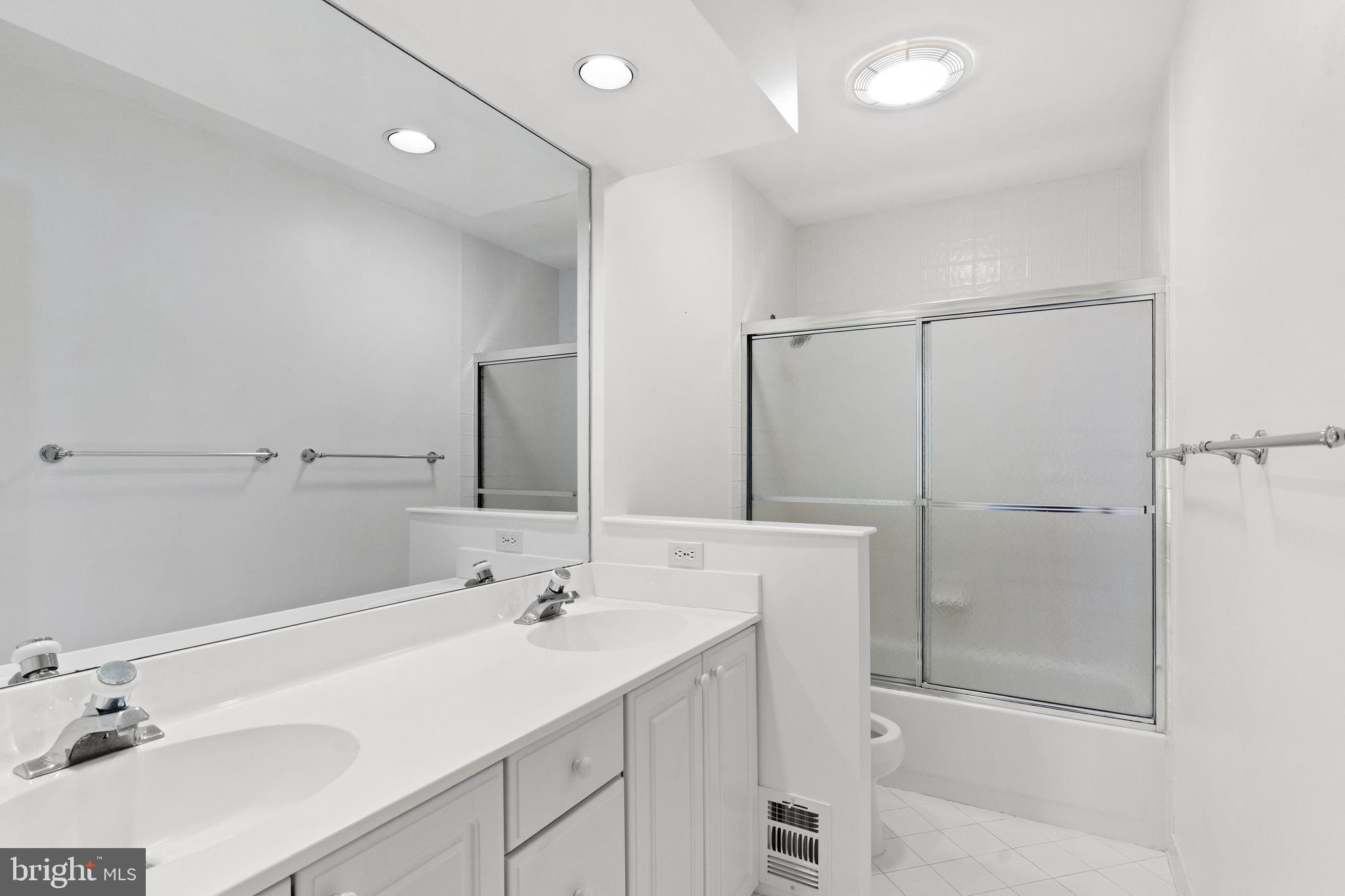 HICKORY CREEK - Residential