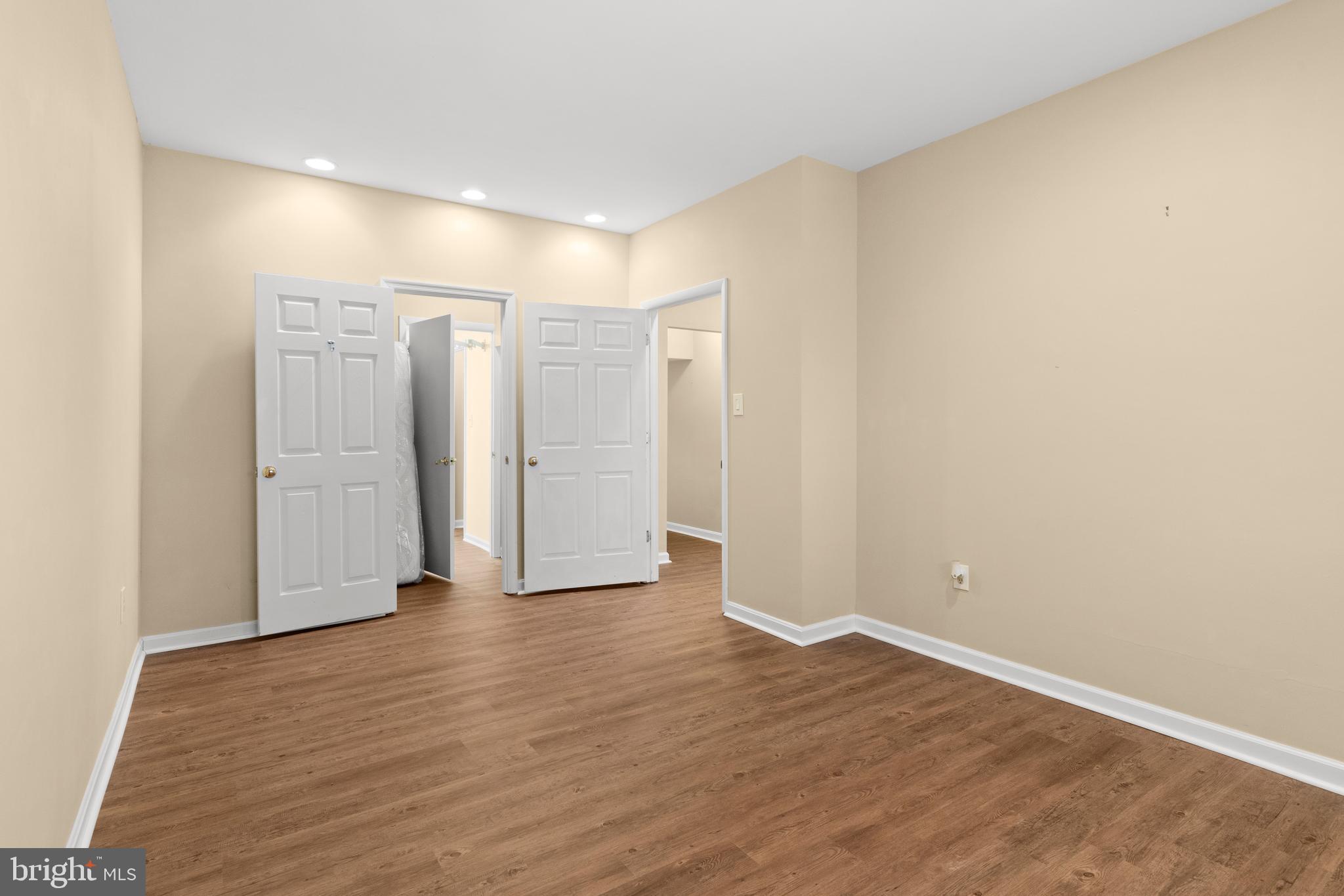 HICKORY CREEK - Residential