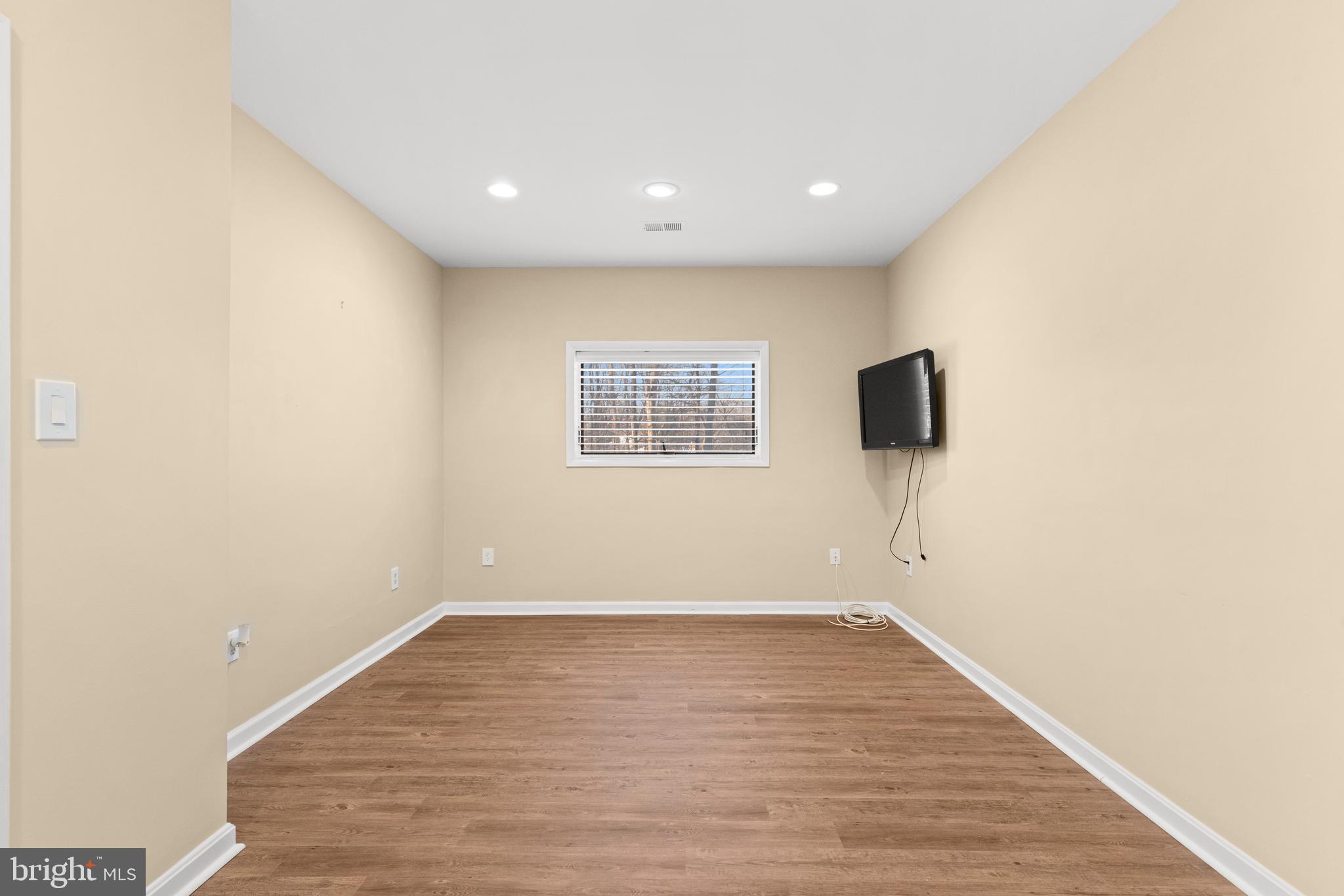 HICKORY CREEK - Residential