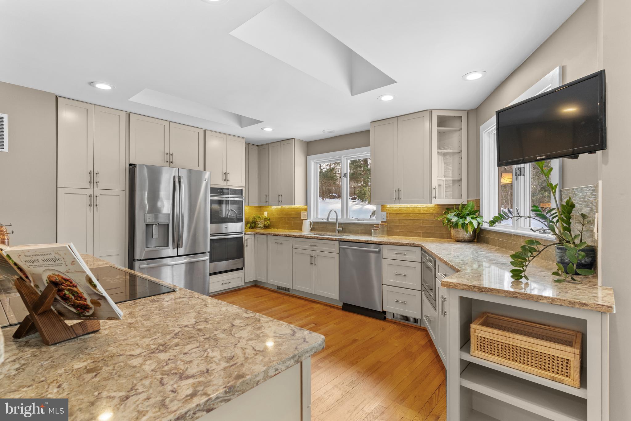 HICKORY CREEK - Residential