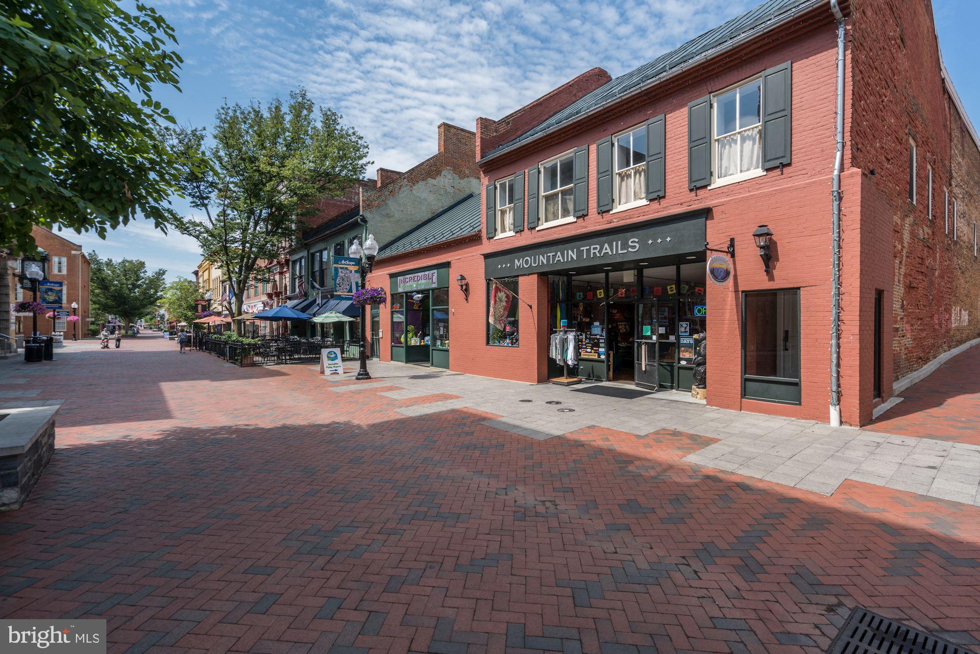 ABRAMS POINTE - Residential