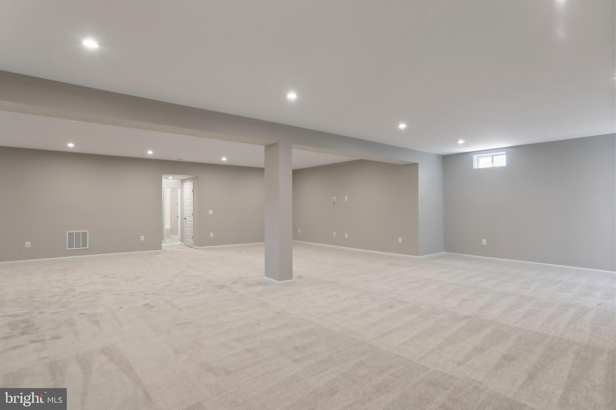 ABRAMS POINTE - Residential