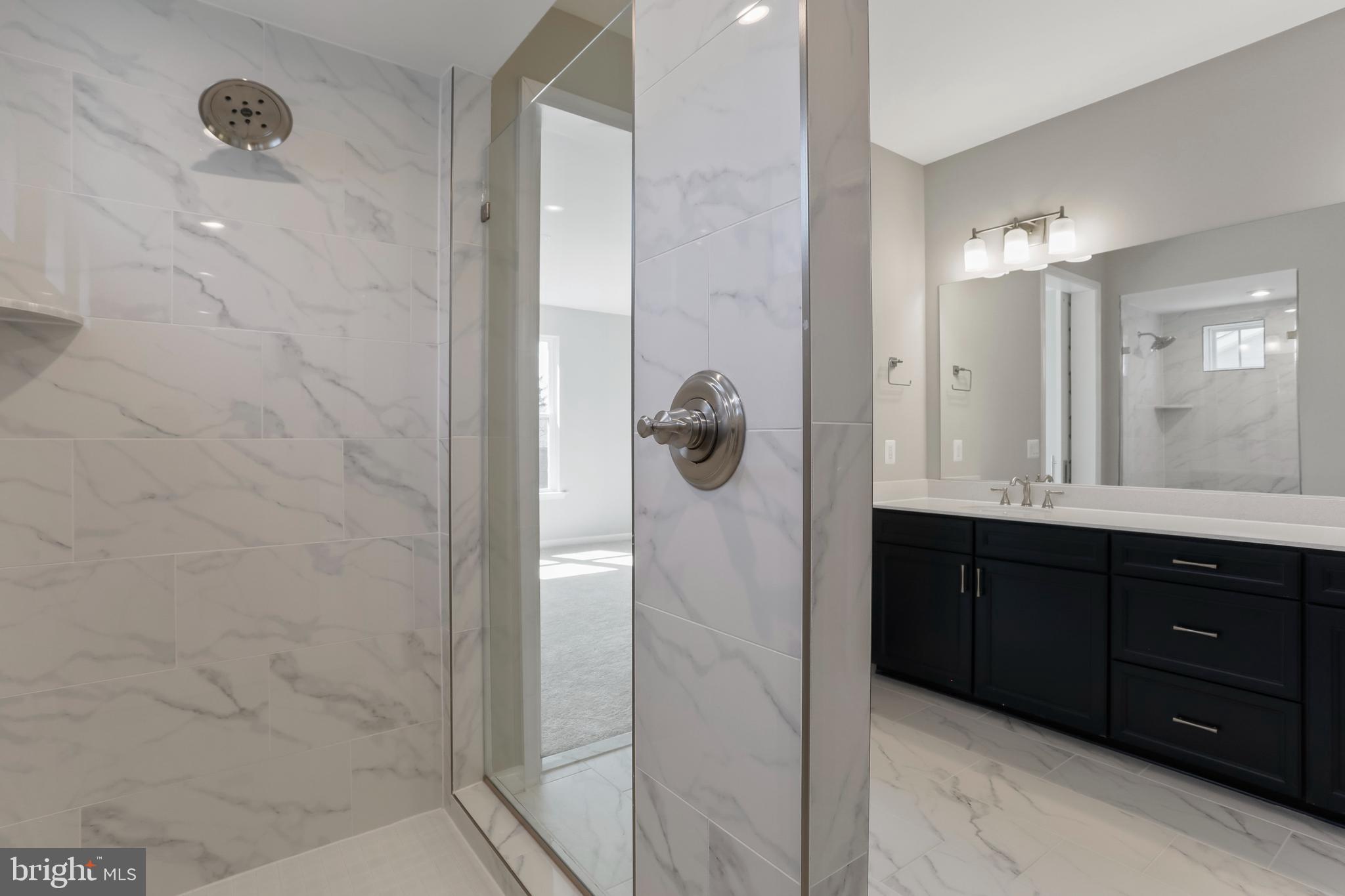 ABRAMS POINTE - Residential