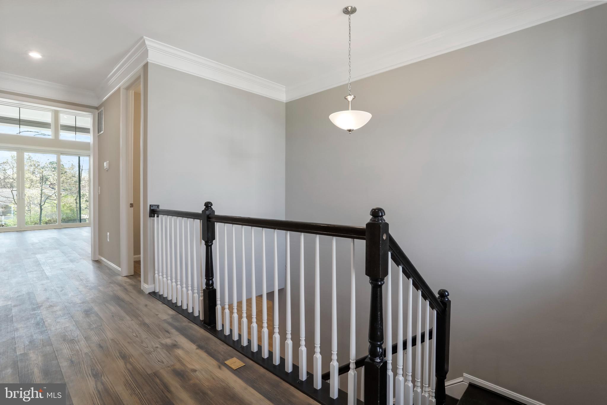 ABRAMS POINTE - Residential