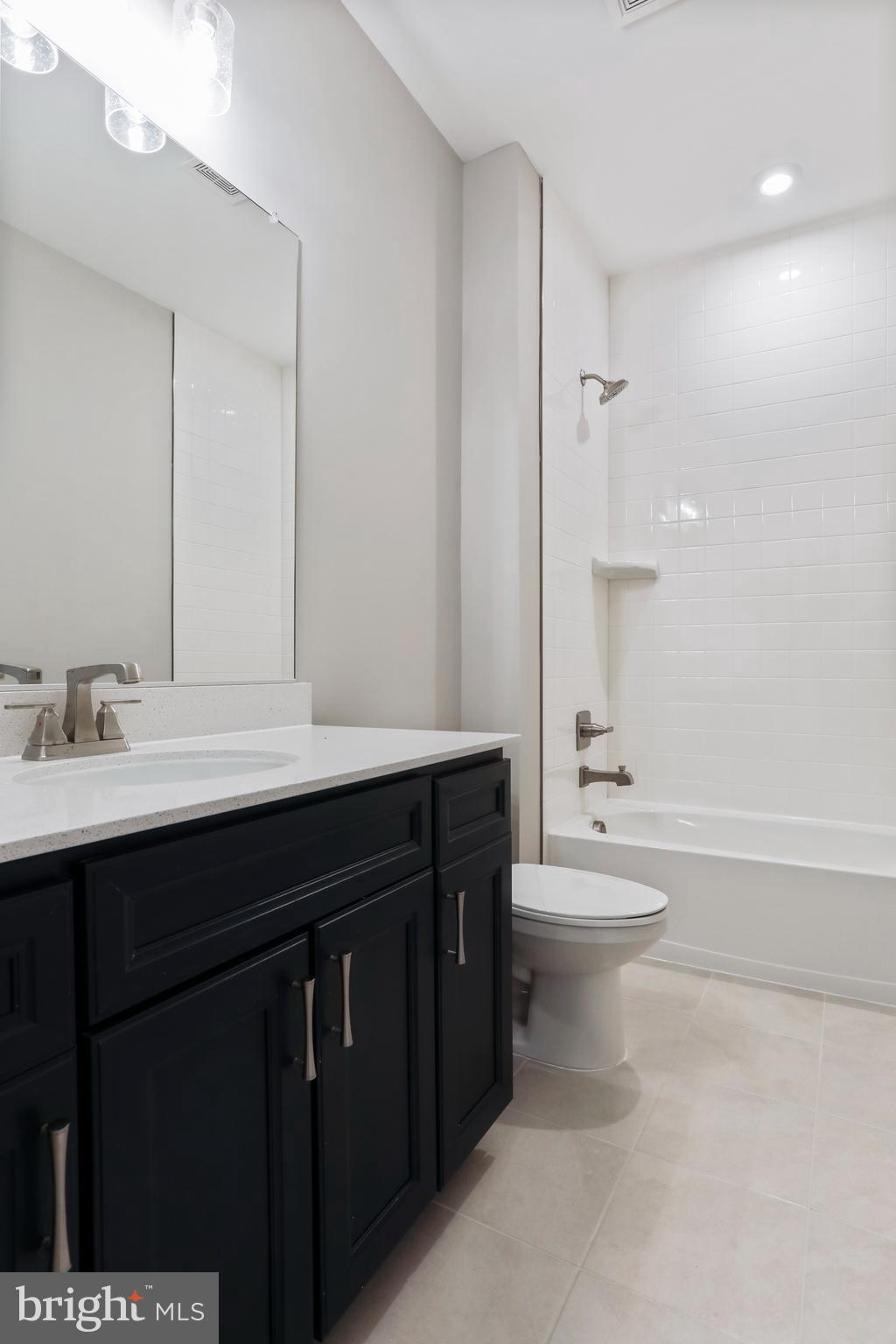 ABRAMS POINTE - Residential