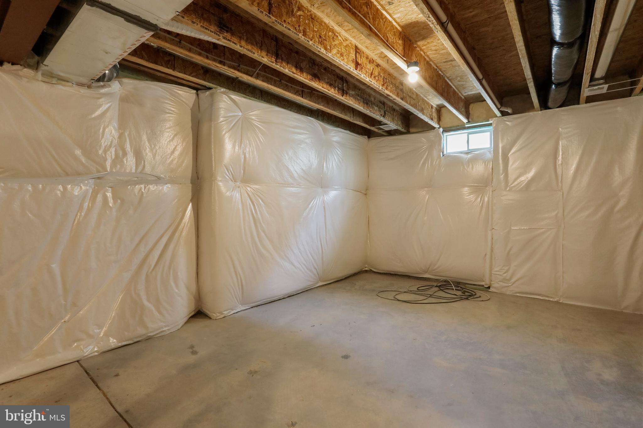 ABRAMS POINTE - Residential