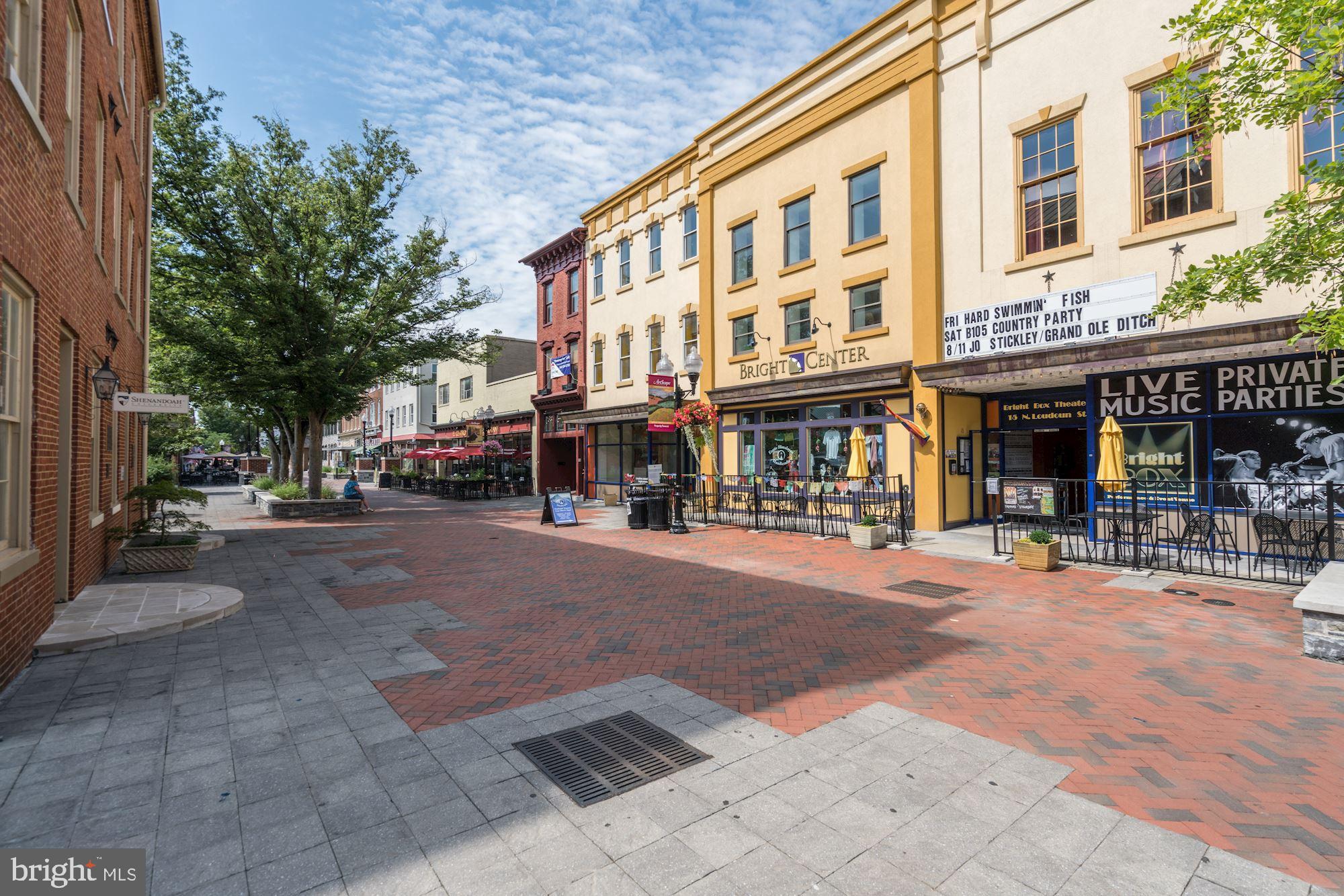 ABRAMS POINTE - Residential