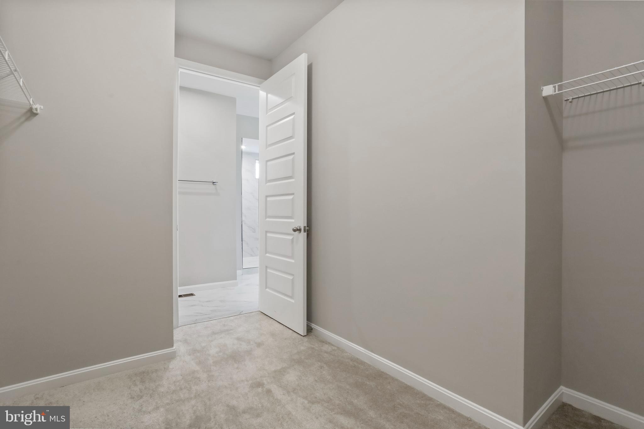 ABRAMS POINTE - Residential