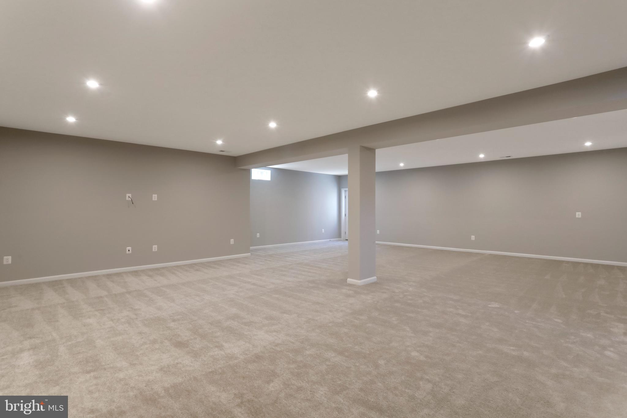 ABRAMS POINTE - Residential