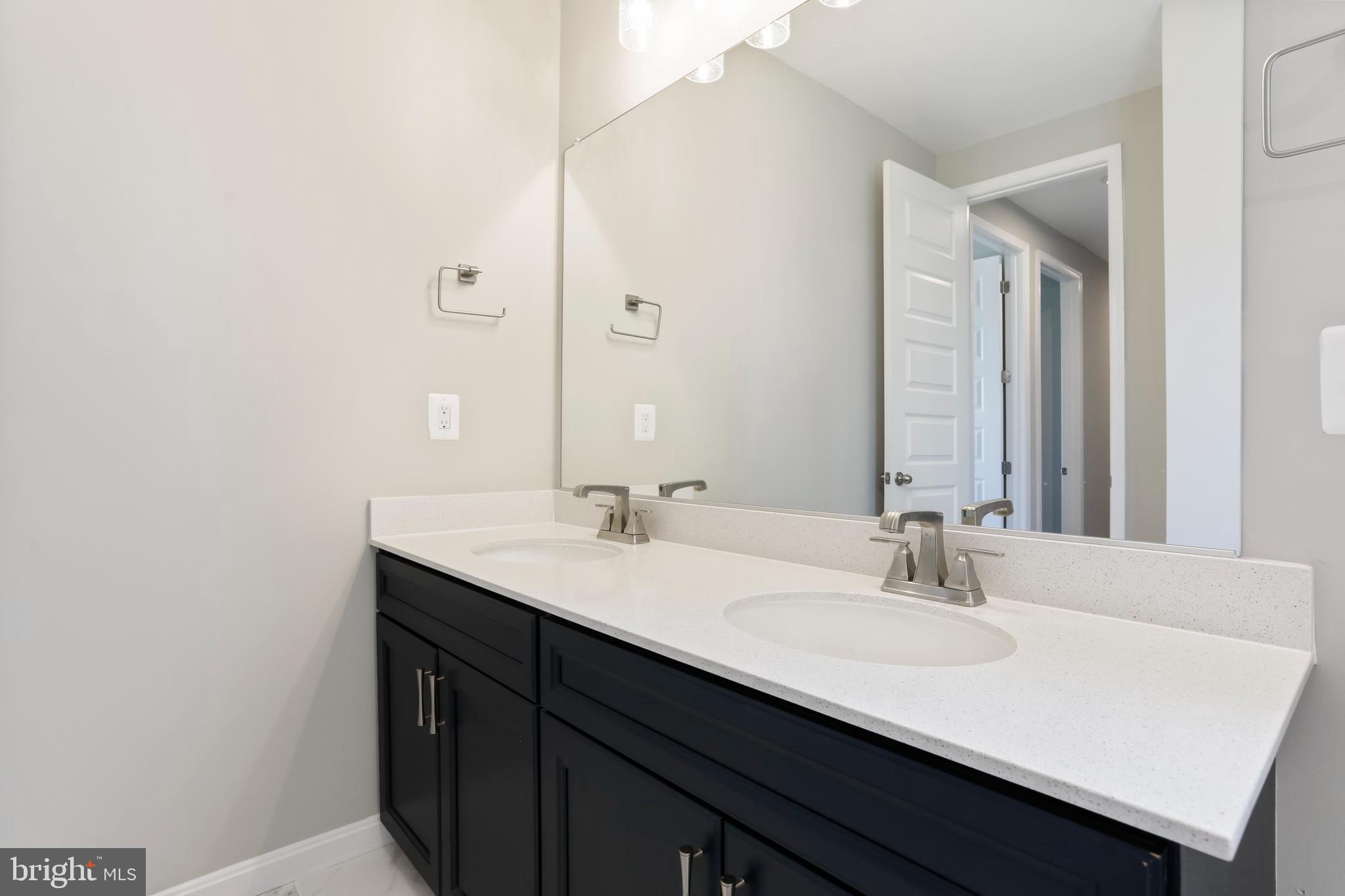 ABRAMS POINTE - Residential