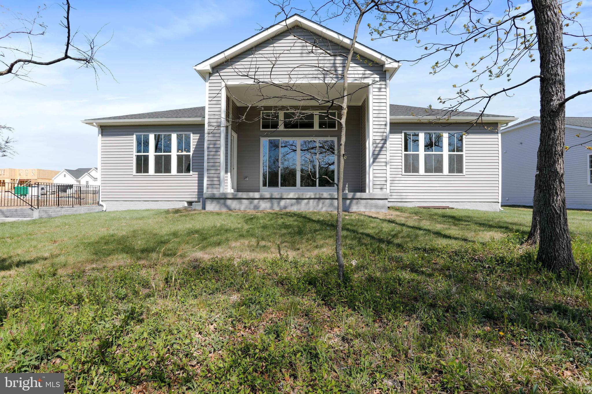 ABRAMS POINTE - Residential