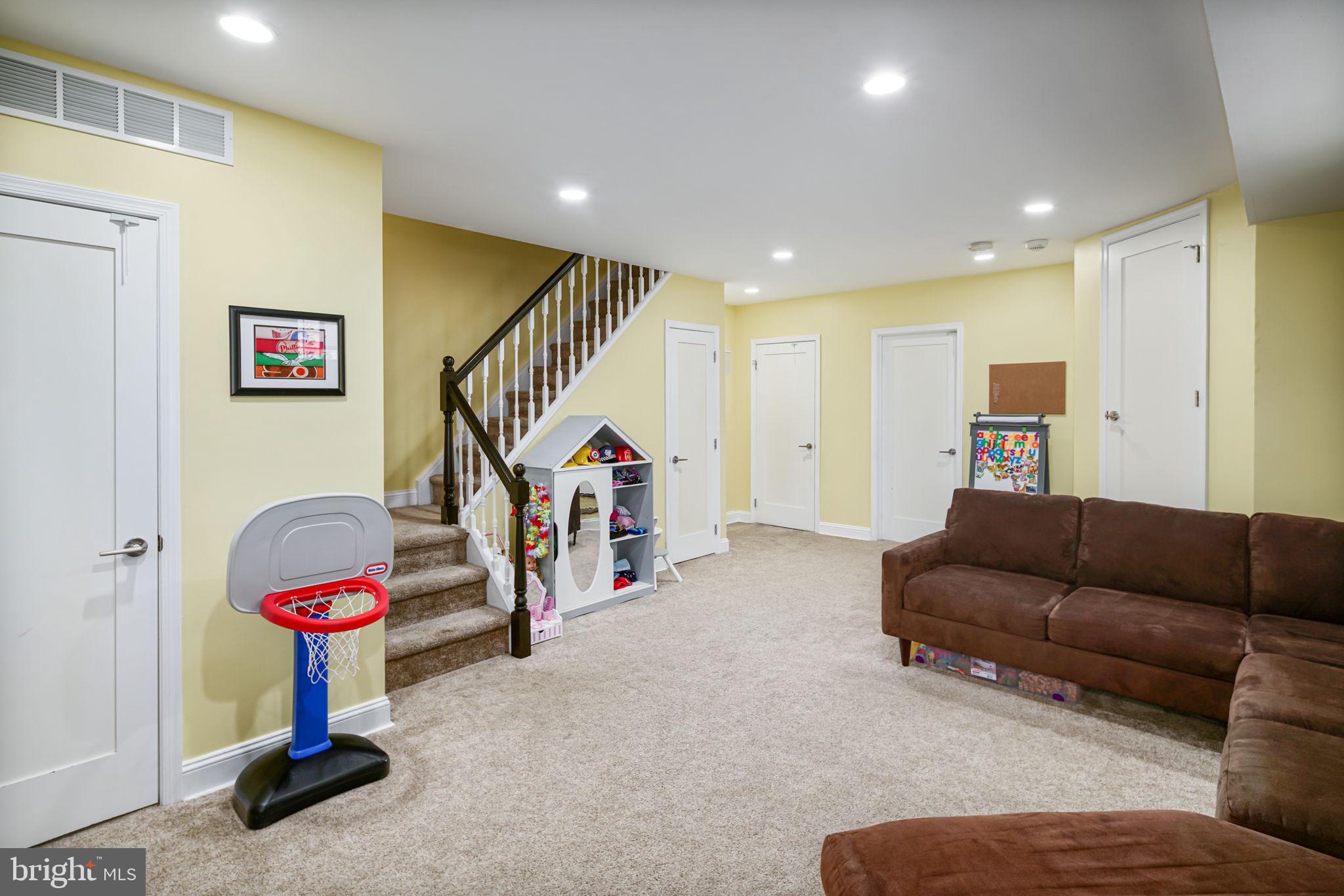 SPRING GARDEN - Residential