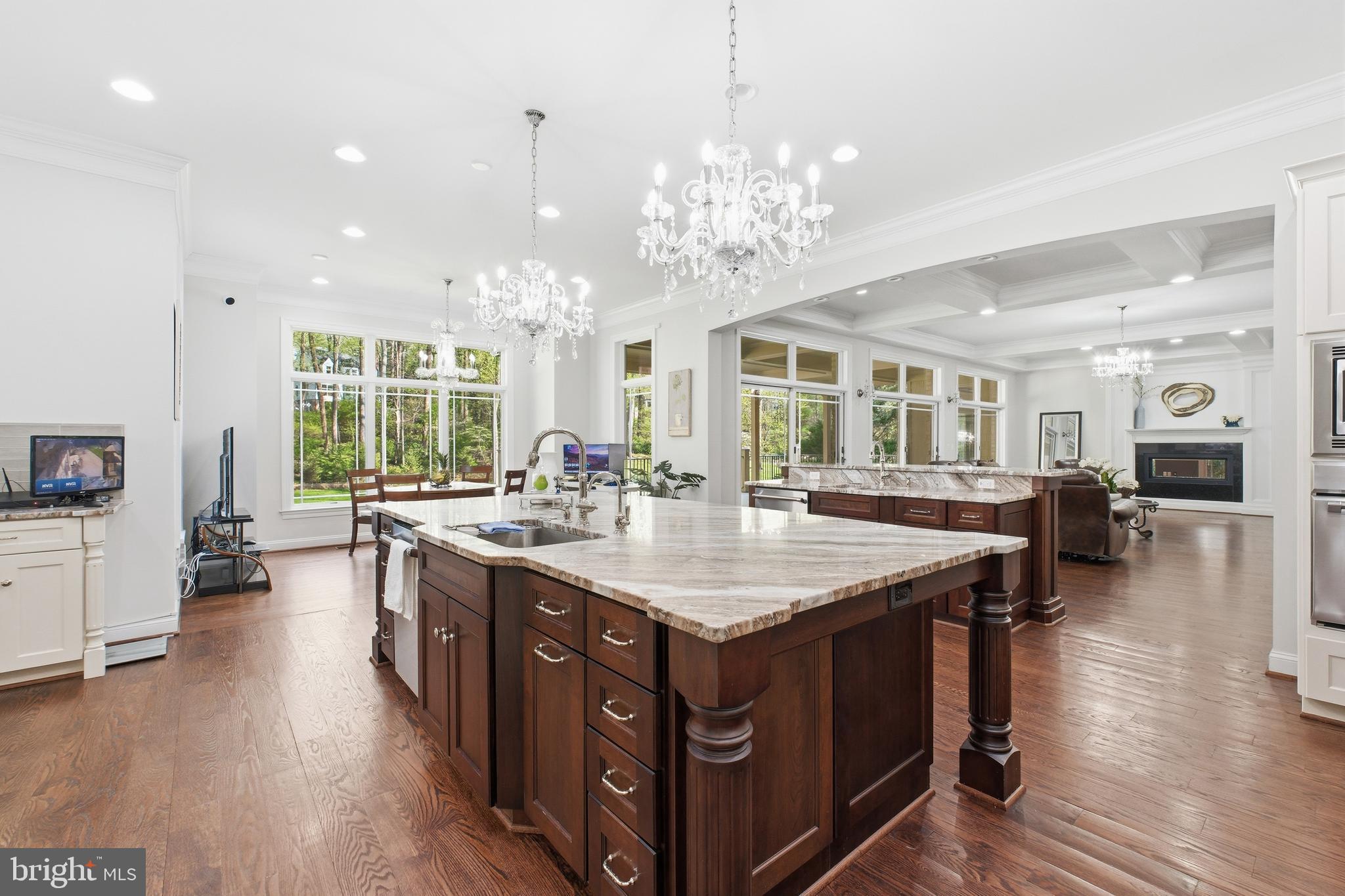 WOODSIDE ESTATES - Residential