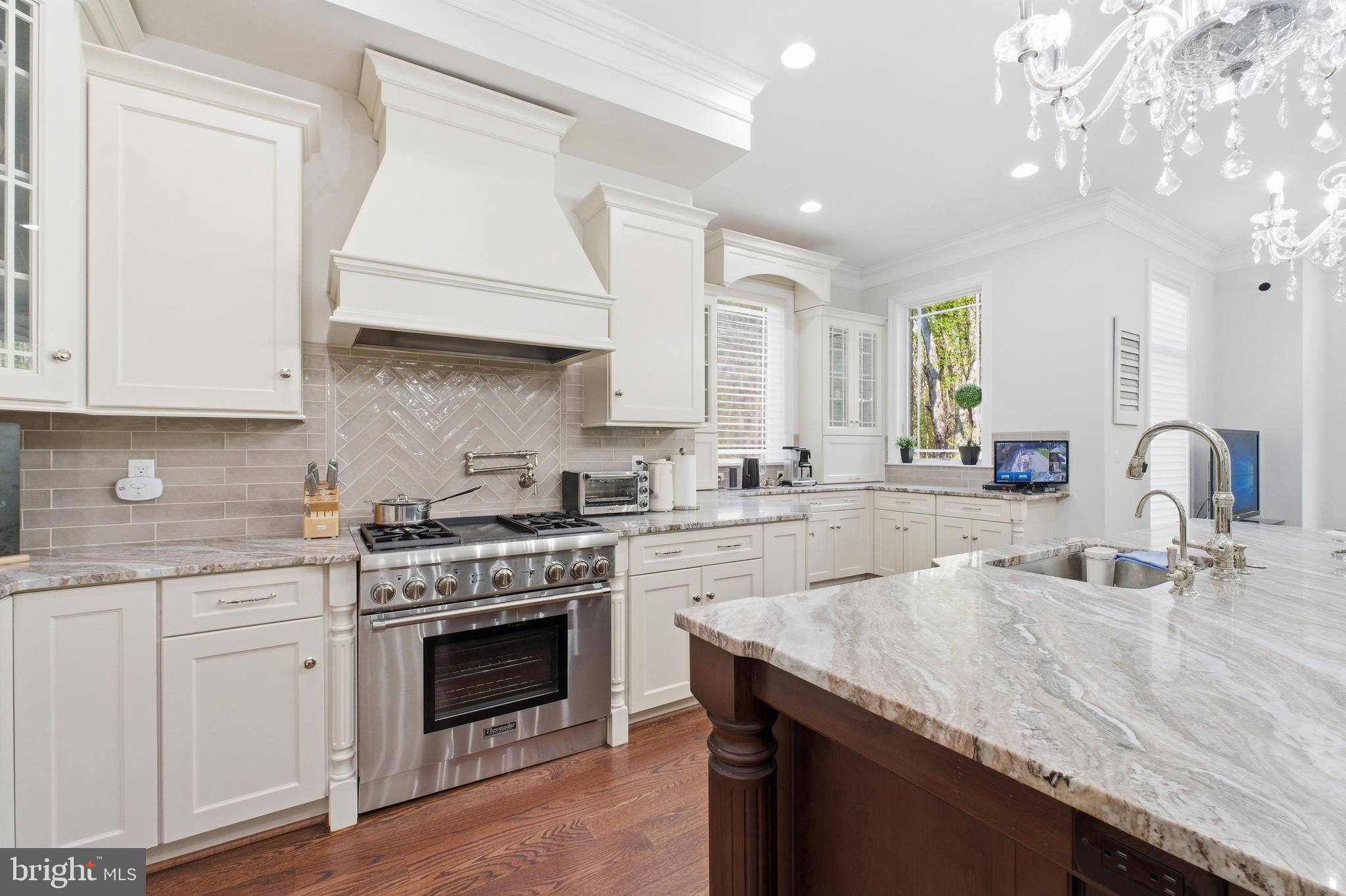 WOODSIDE ESTATES - Residential