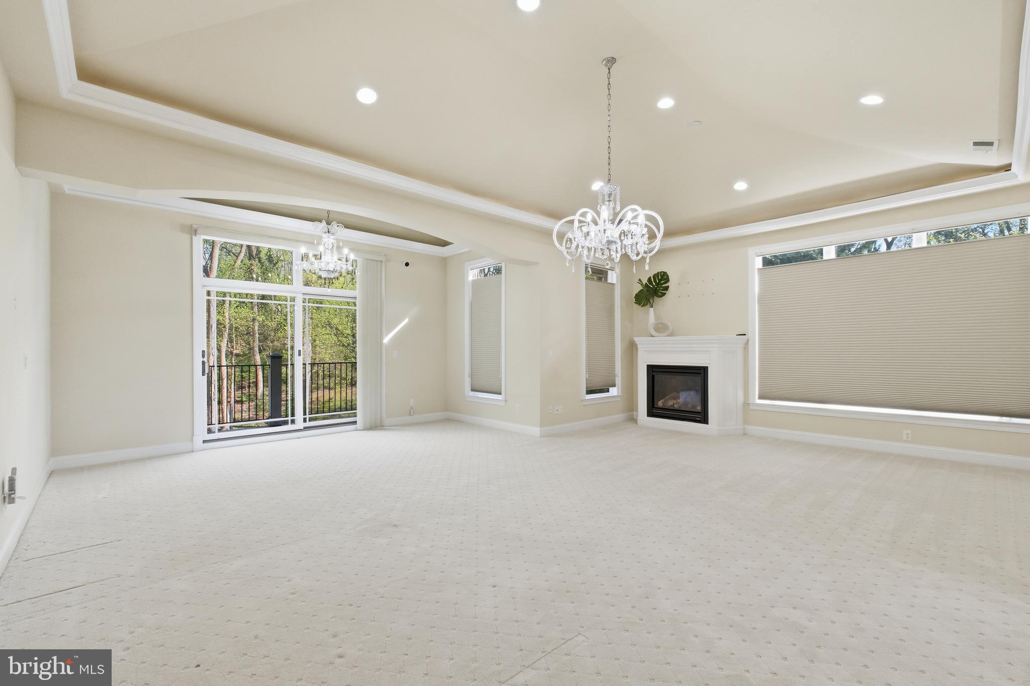 WOODSIDE ESTATES - Residential