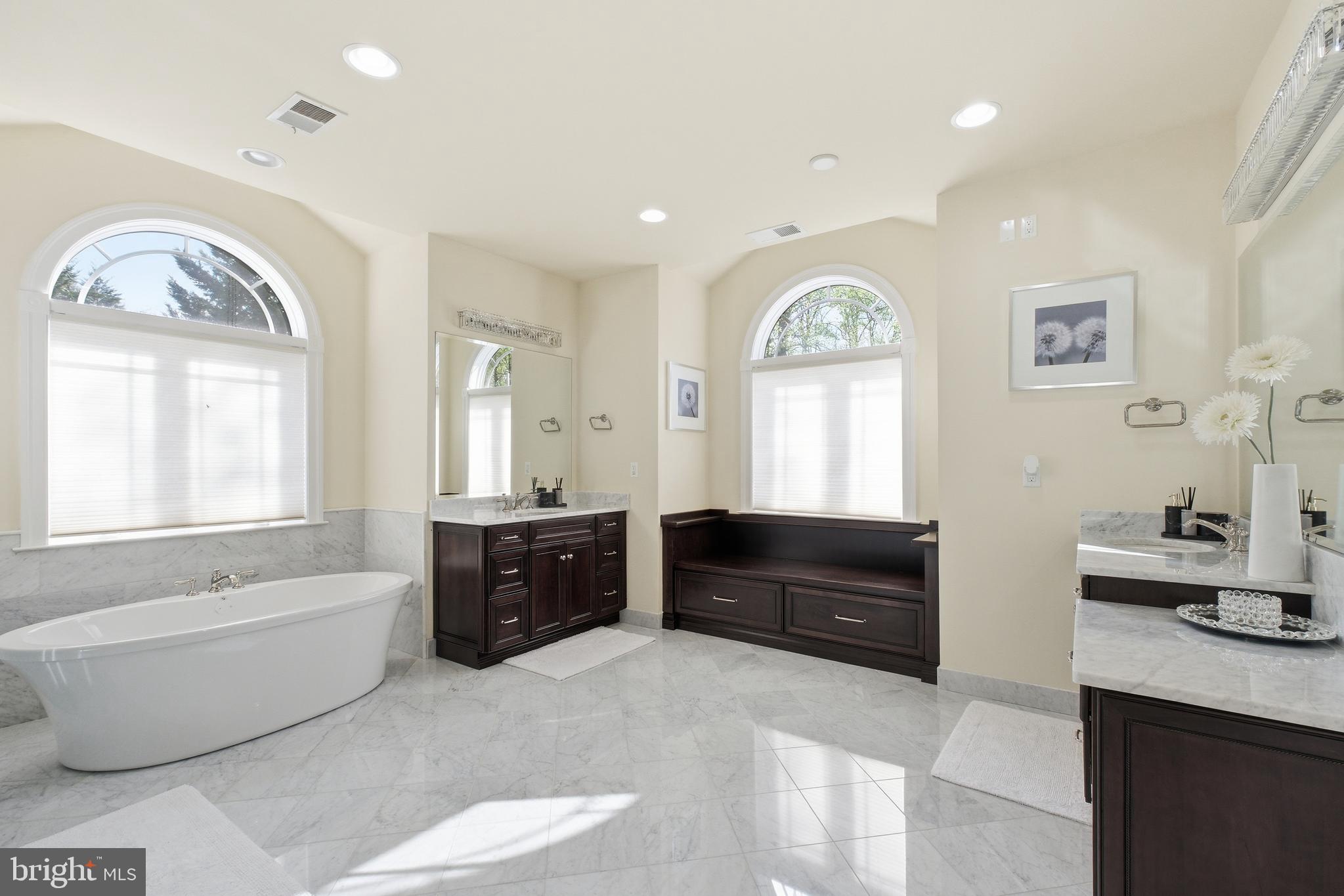 WOODSIDE ESTATES - Residential