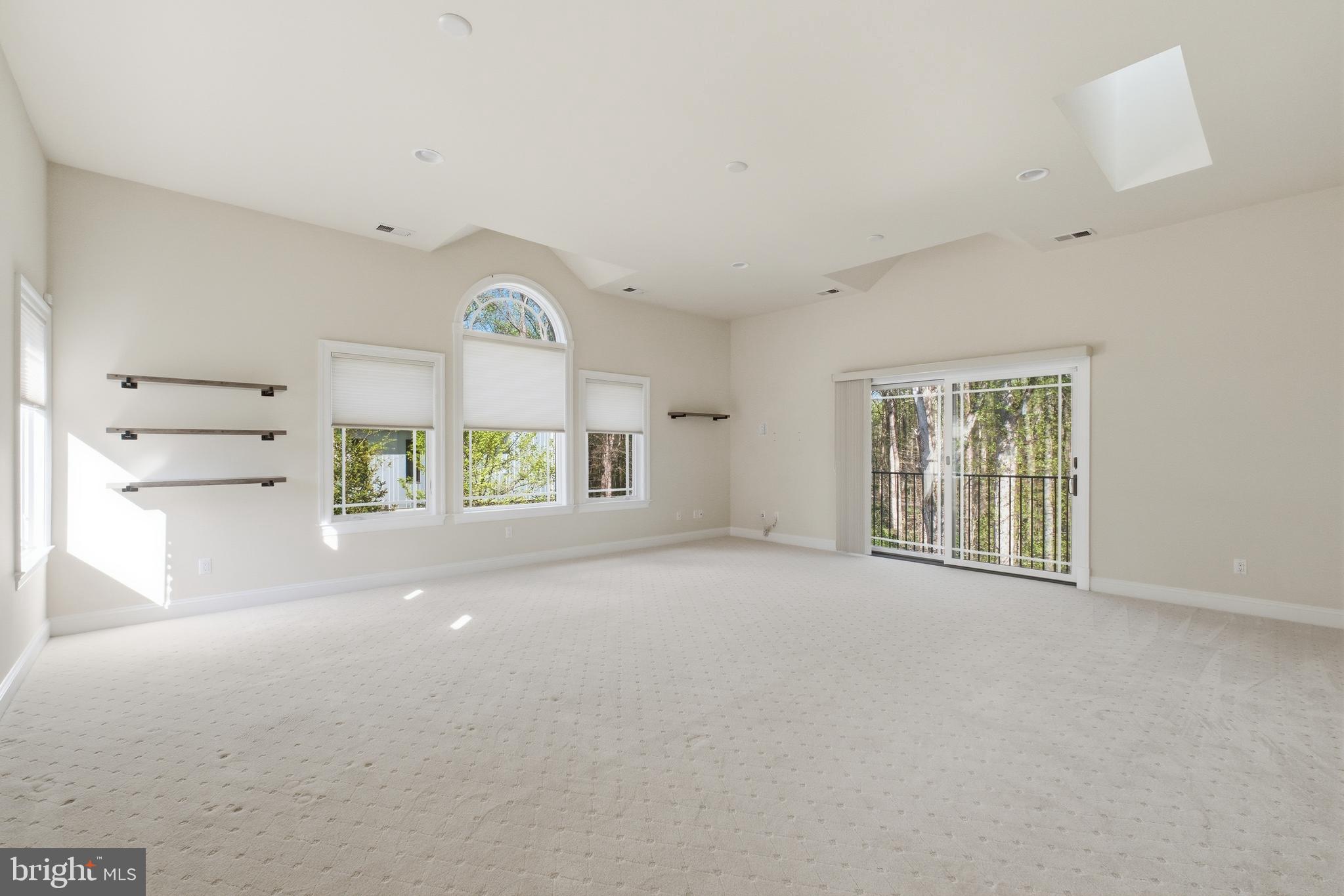 WOODSIDE ESTATES - Residential