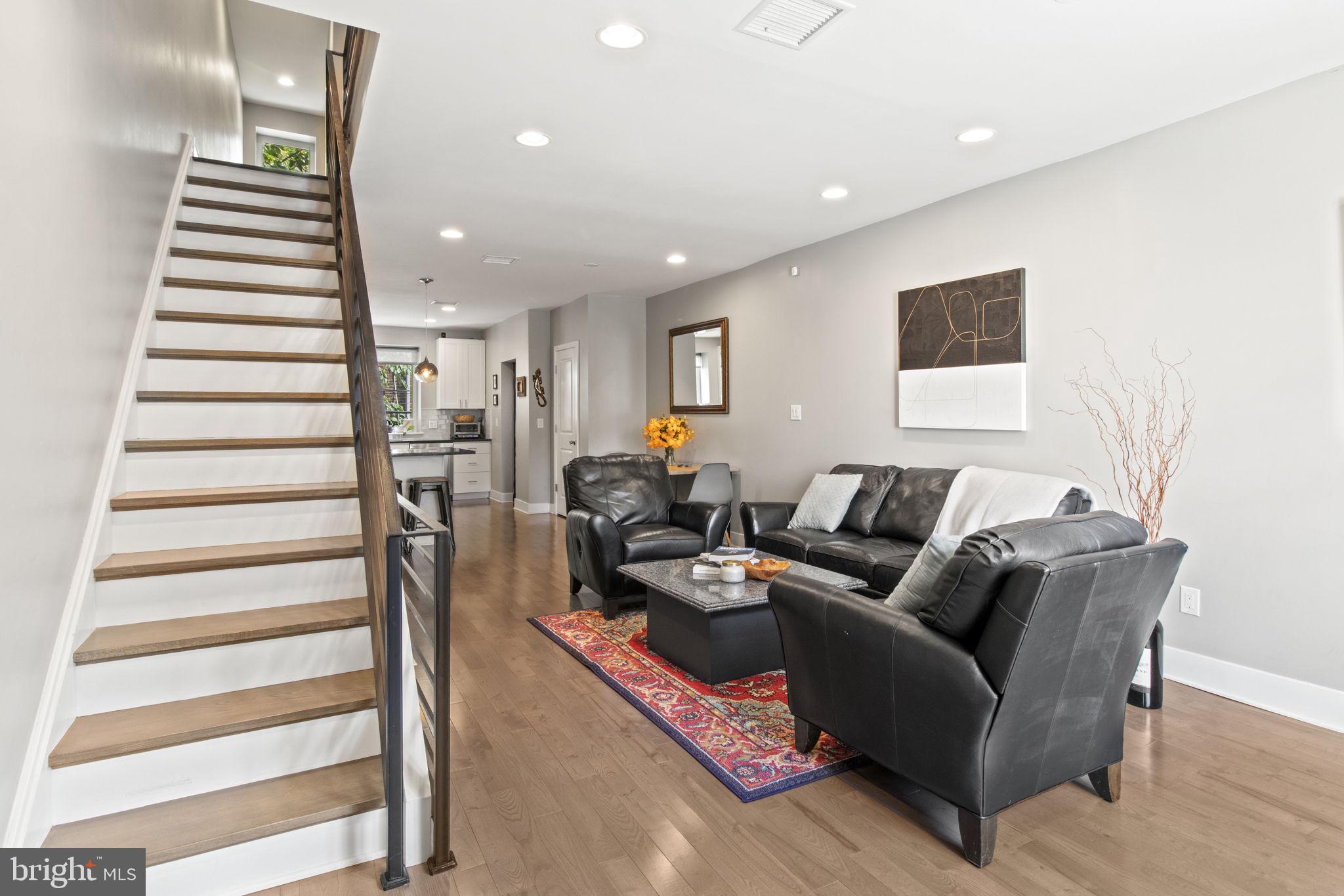 POINT BREEZE - Residential