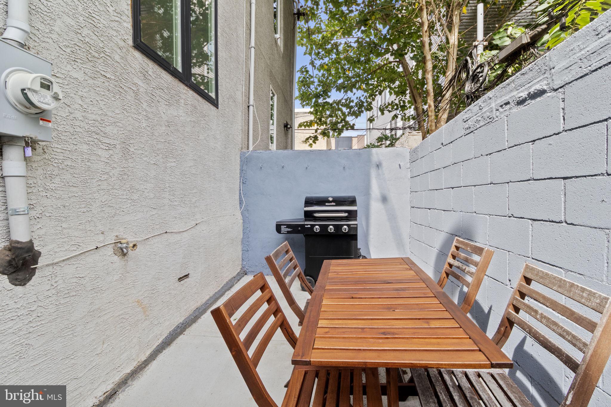 POINT BREEZE - Residential