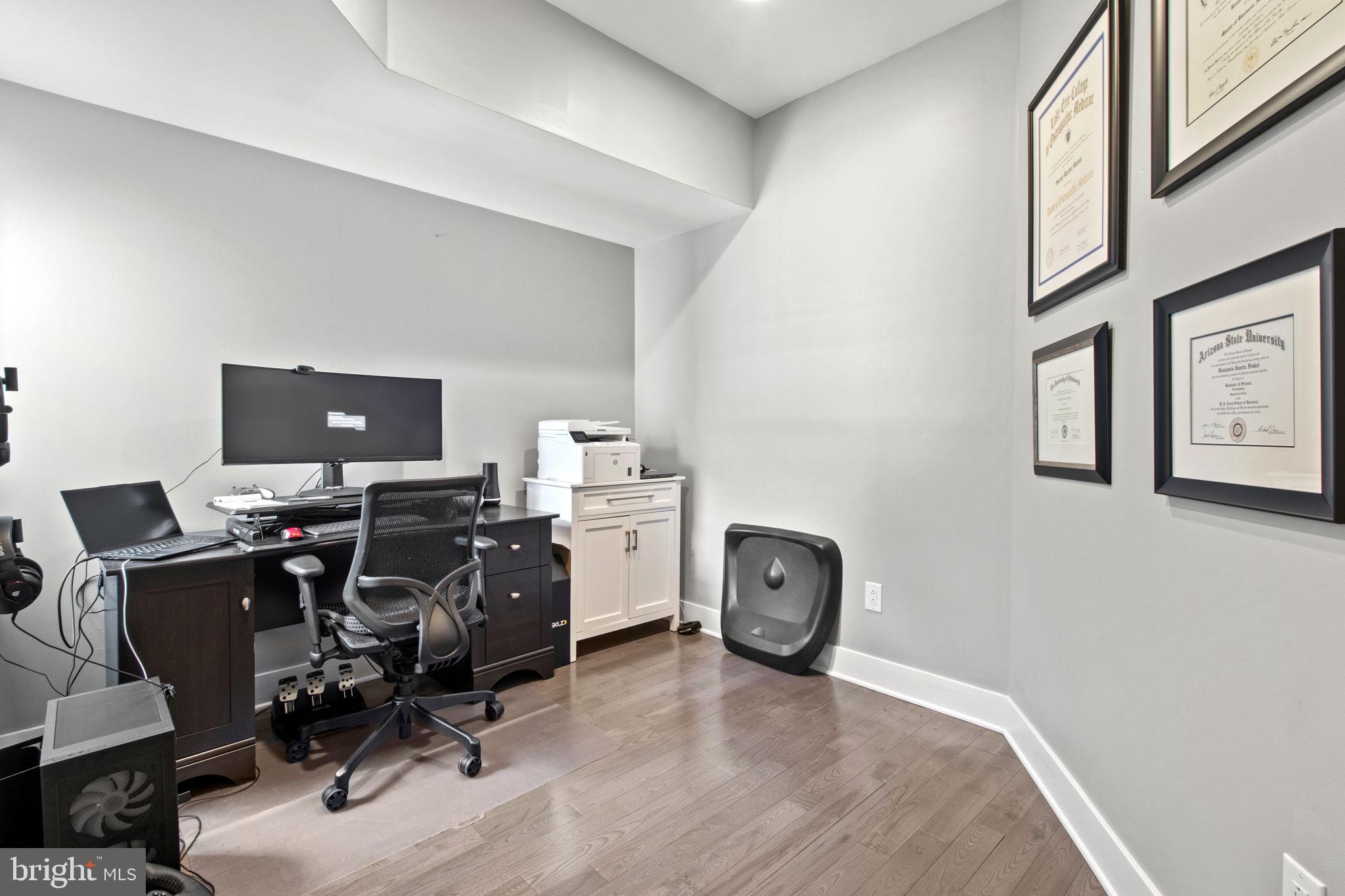 POINT BREEZE - Residential