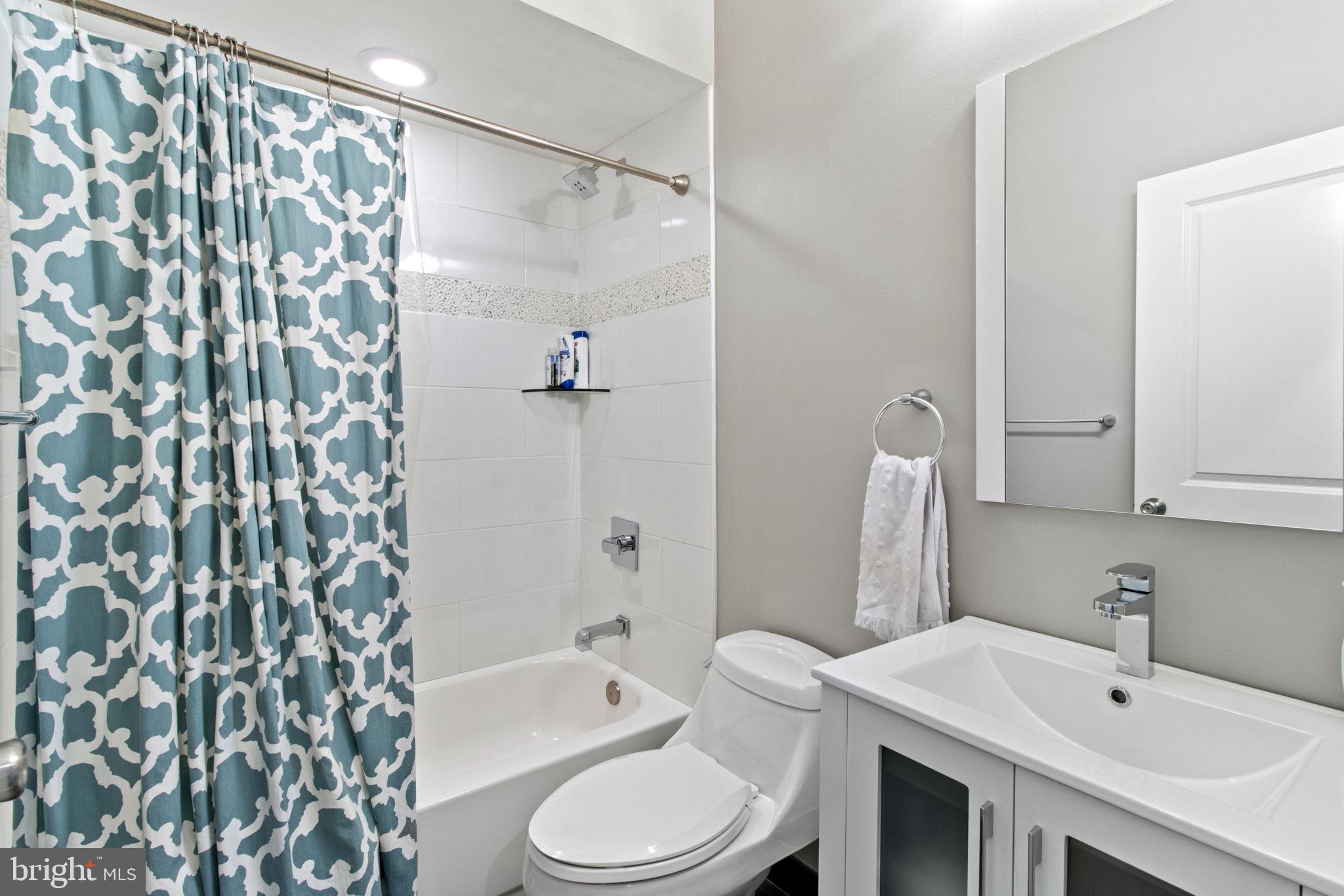 POINT BREEZE - Residential