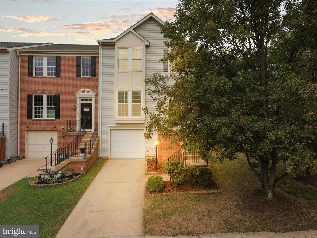 Photo of 7755 Effingham Square, ALEXANDRIA, VA 22315 (MLS # VAFX2276508)