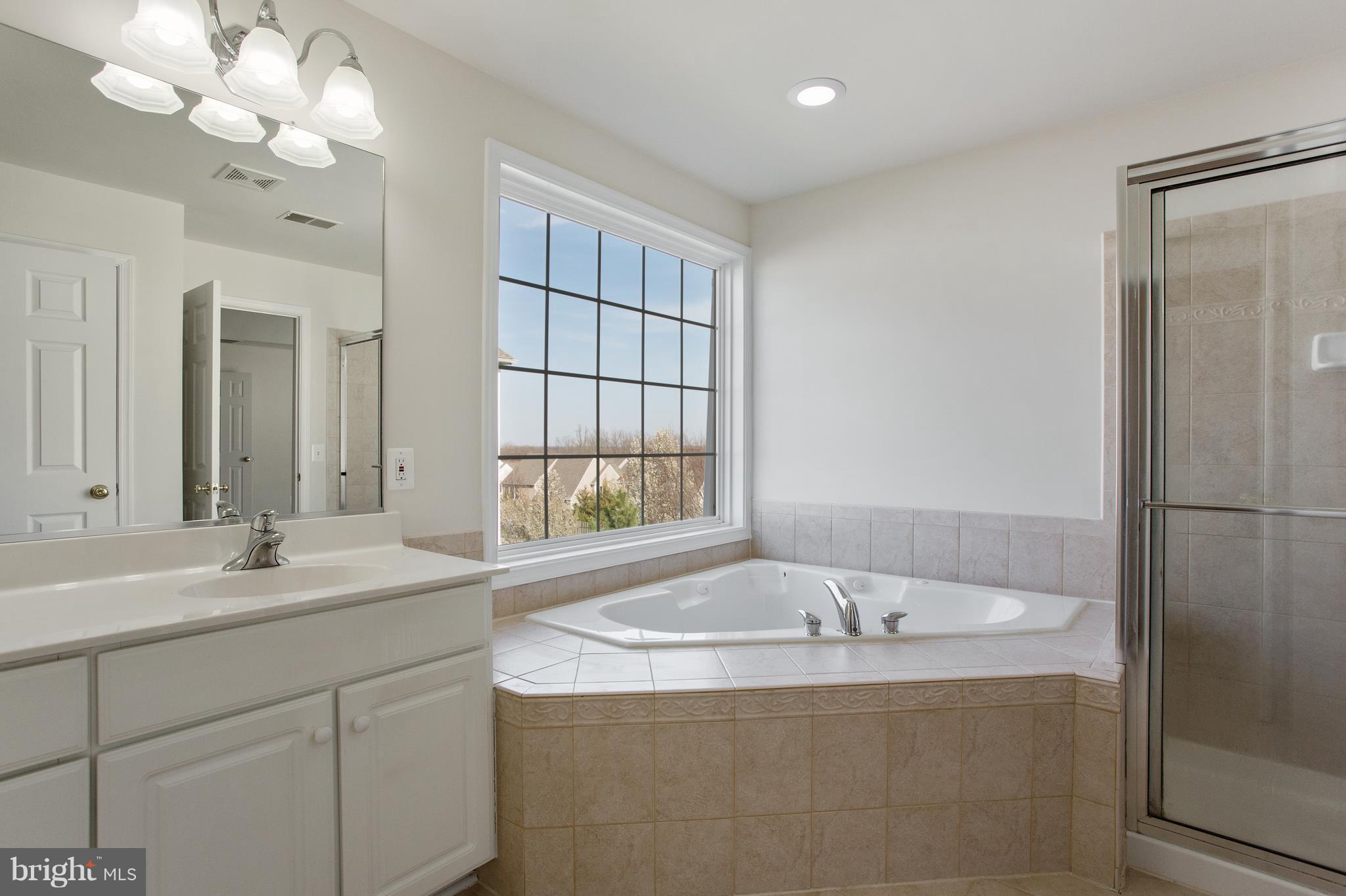 LAUREL HILL LANDBAY - Residential