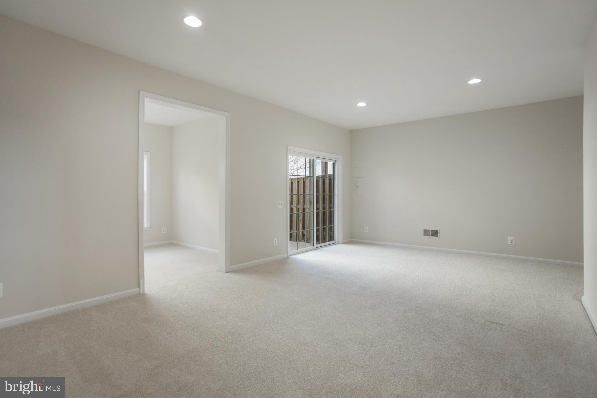 LAUREL HILL LANDBAY - Residential