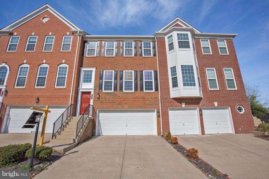 Gorgeous TH, 3BR, 3 1/2 BA, 3 Level , Hardwood Floors, Fresh Paint, New Carpet, Granite Counter Tops, Many Upgrades,  Shops and School in Walking Distance, Must See!