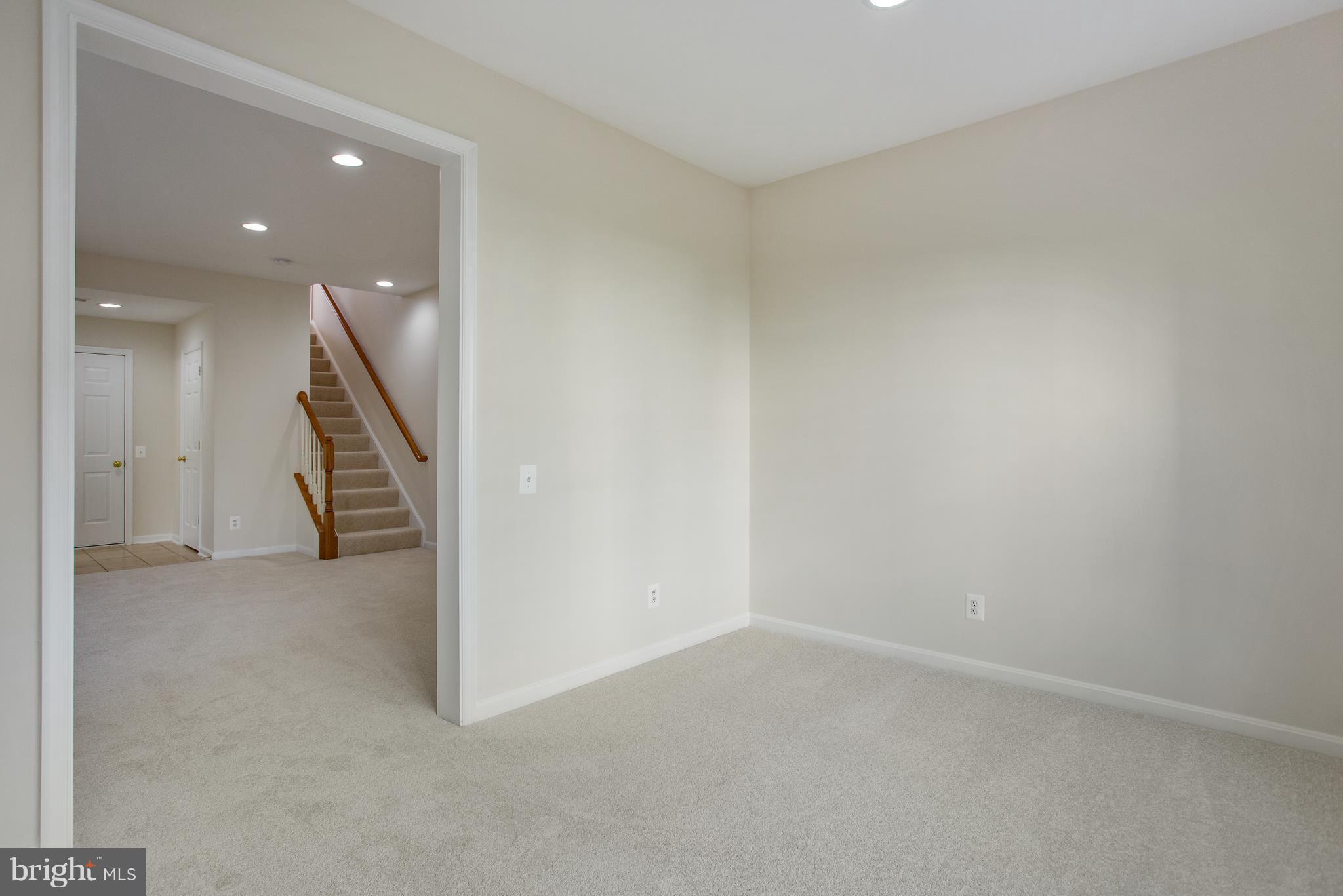 LAUREL HILL LANDBAY - Residential