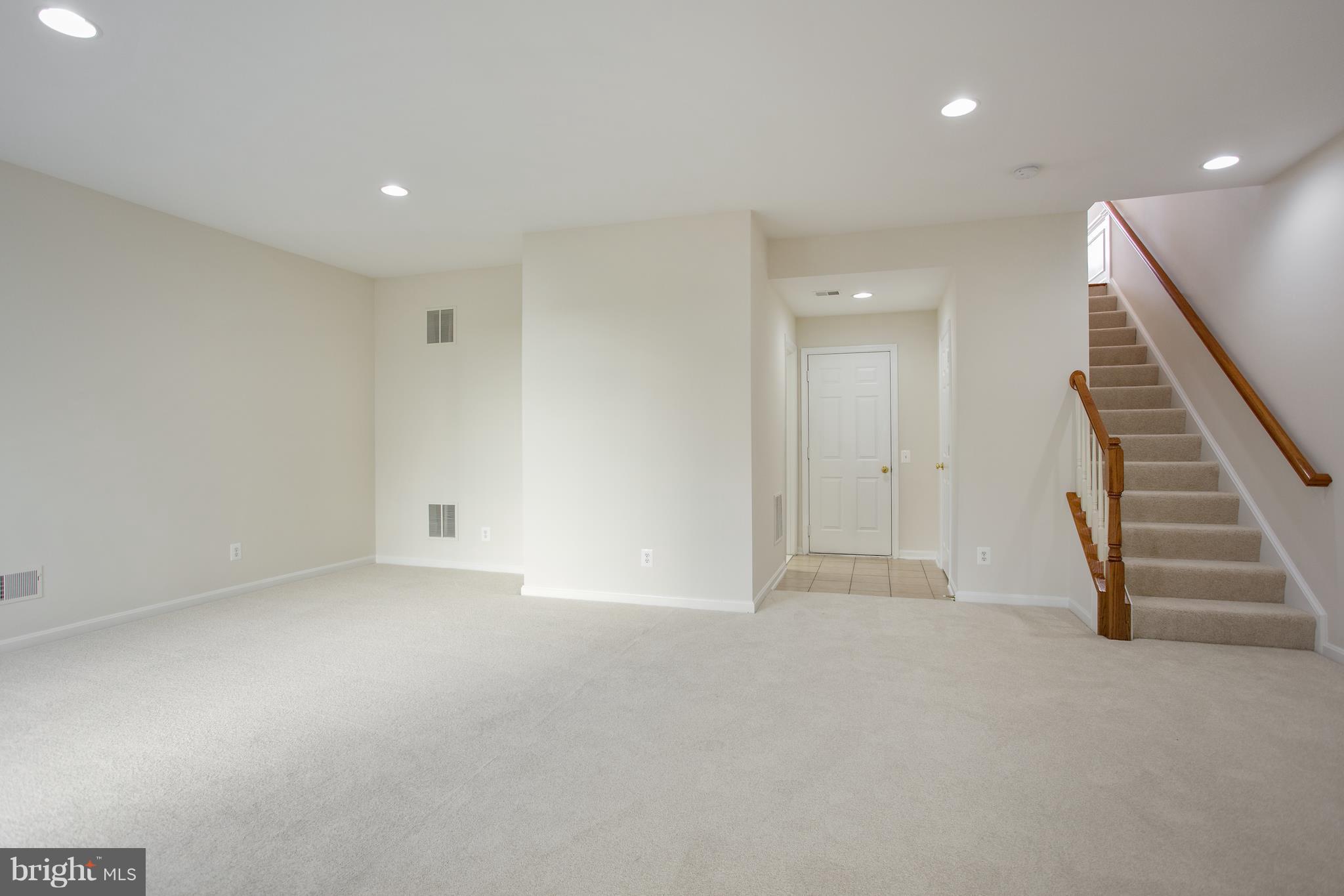 LAUREL HILL LANDBAY - Residential