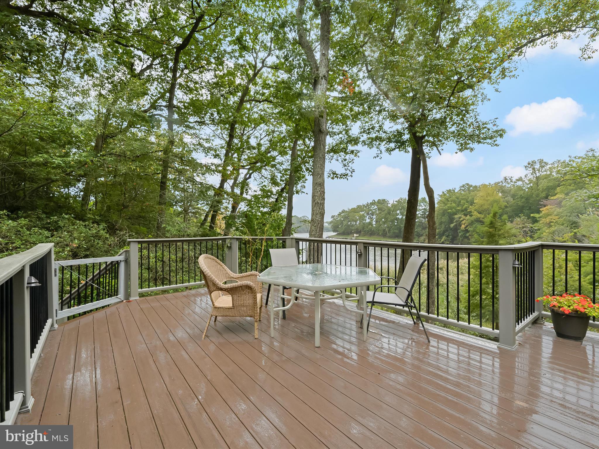 SOUTH RIVER MANOR - Residential