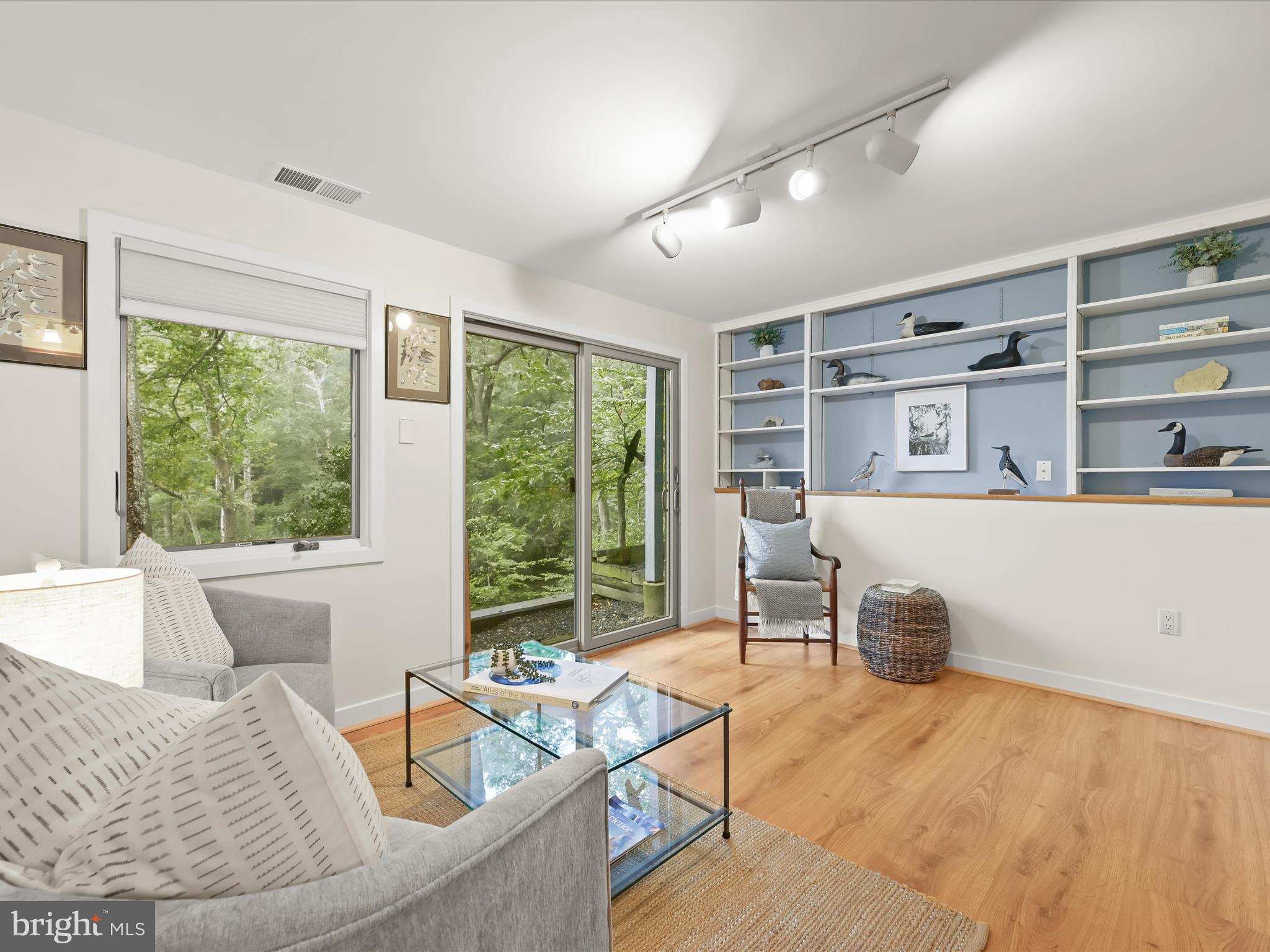 SOUTH RIVER MANOR - Residential